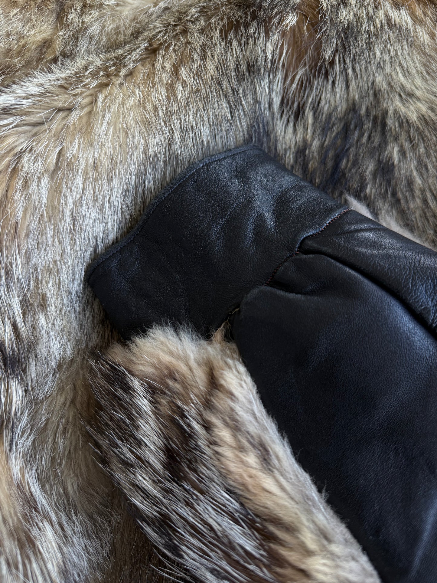 Vintage fur jacket  - TWINKLING GLOBAL