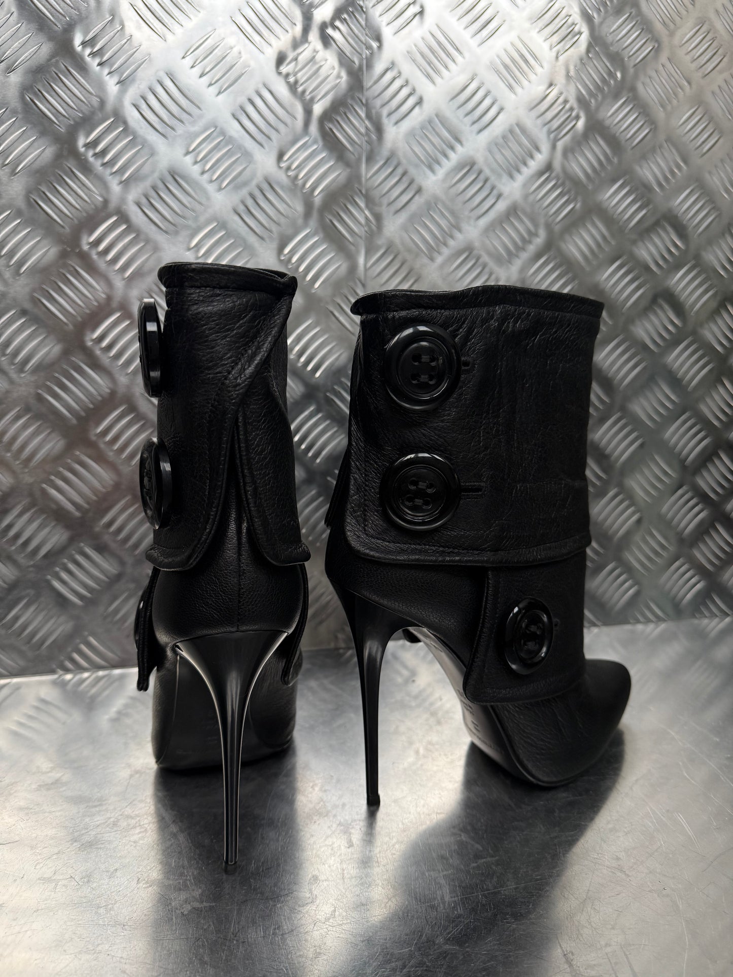 Vintage Gianmarco Lorenzi leather button-detail ankle boots Twinkling Global