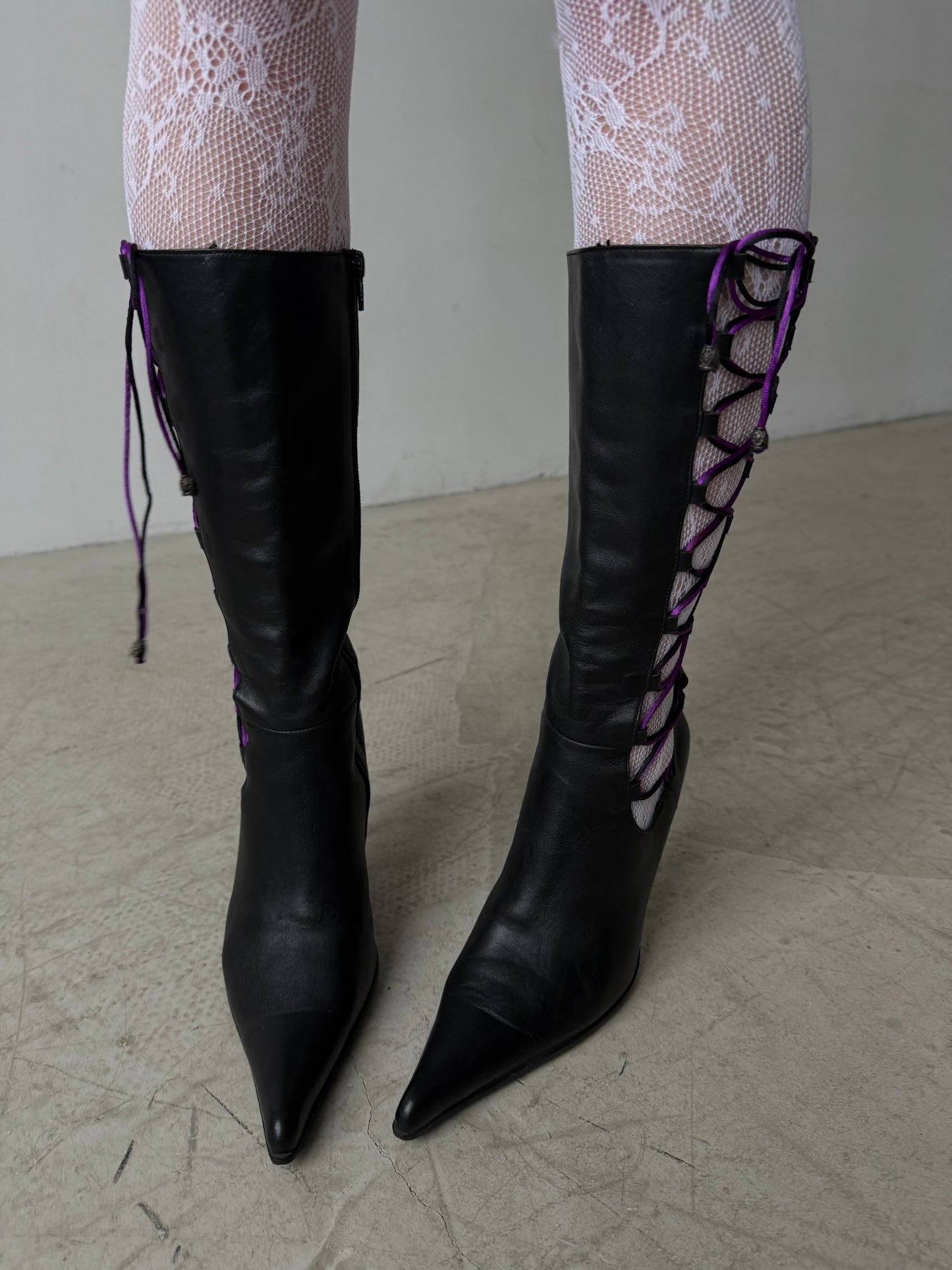 Vintage Italian Laced Leather Heeled Boots TWINKLING GLOBAL