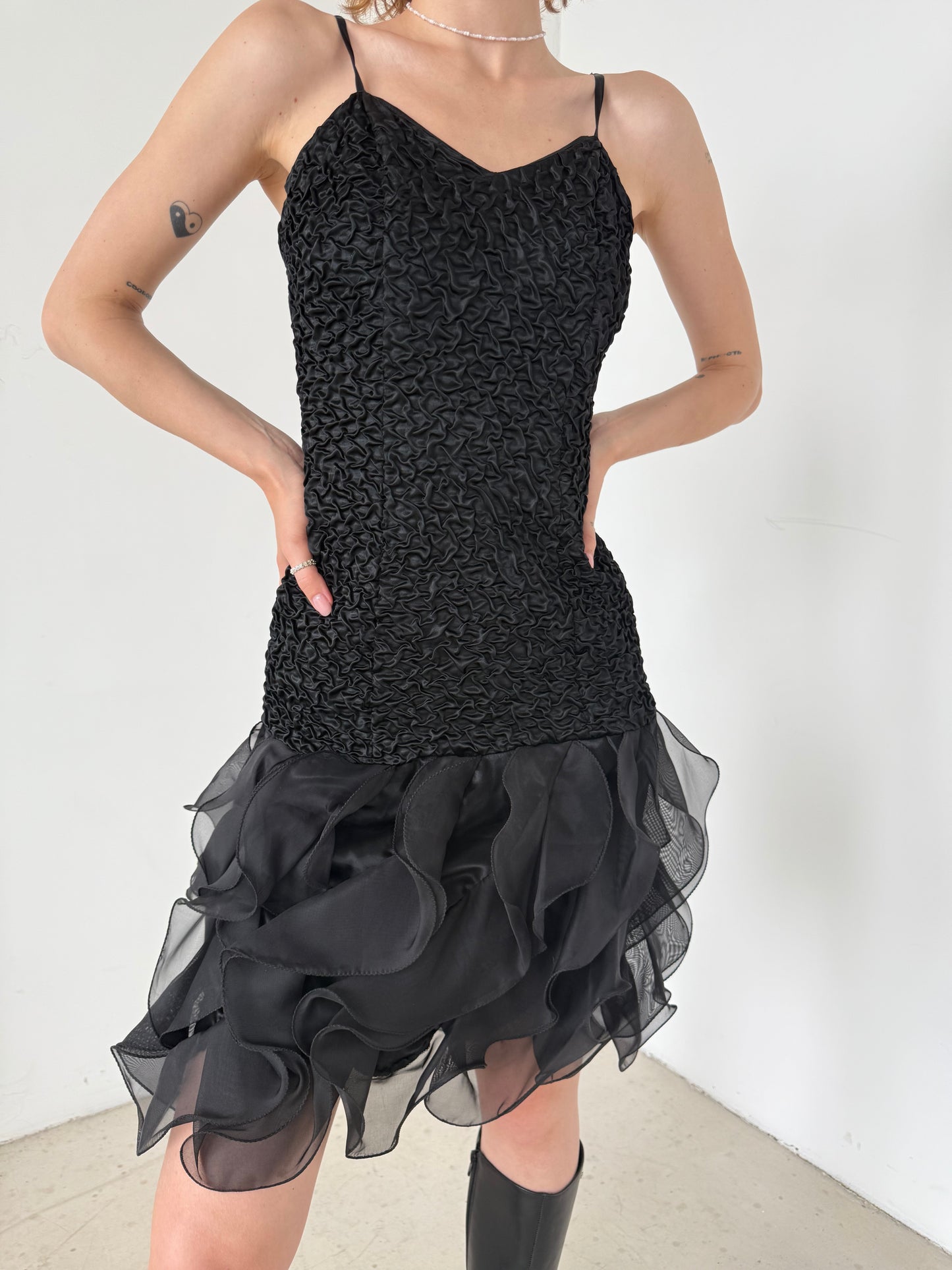 Vintage Black Ruffle Mini Dress – Twinkling Global