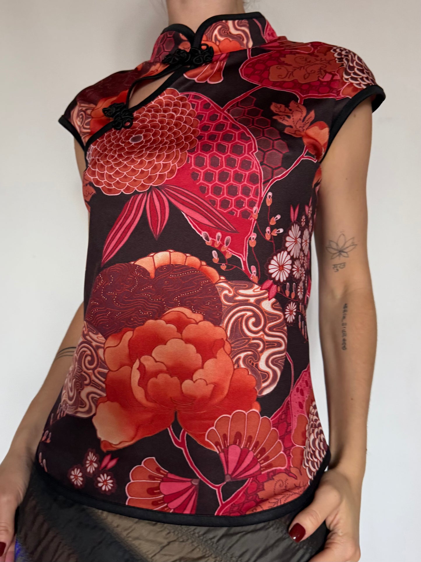 Asian-Inspired Stretchy Vintage Top – Floral Print  Twinkling