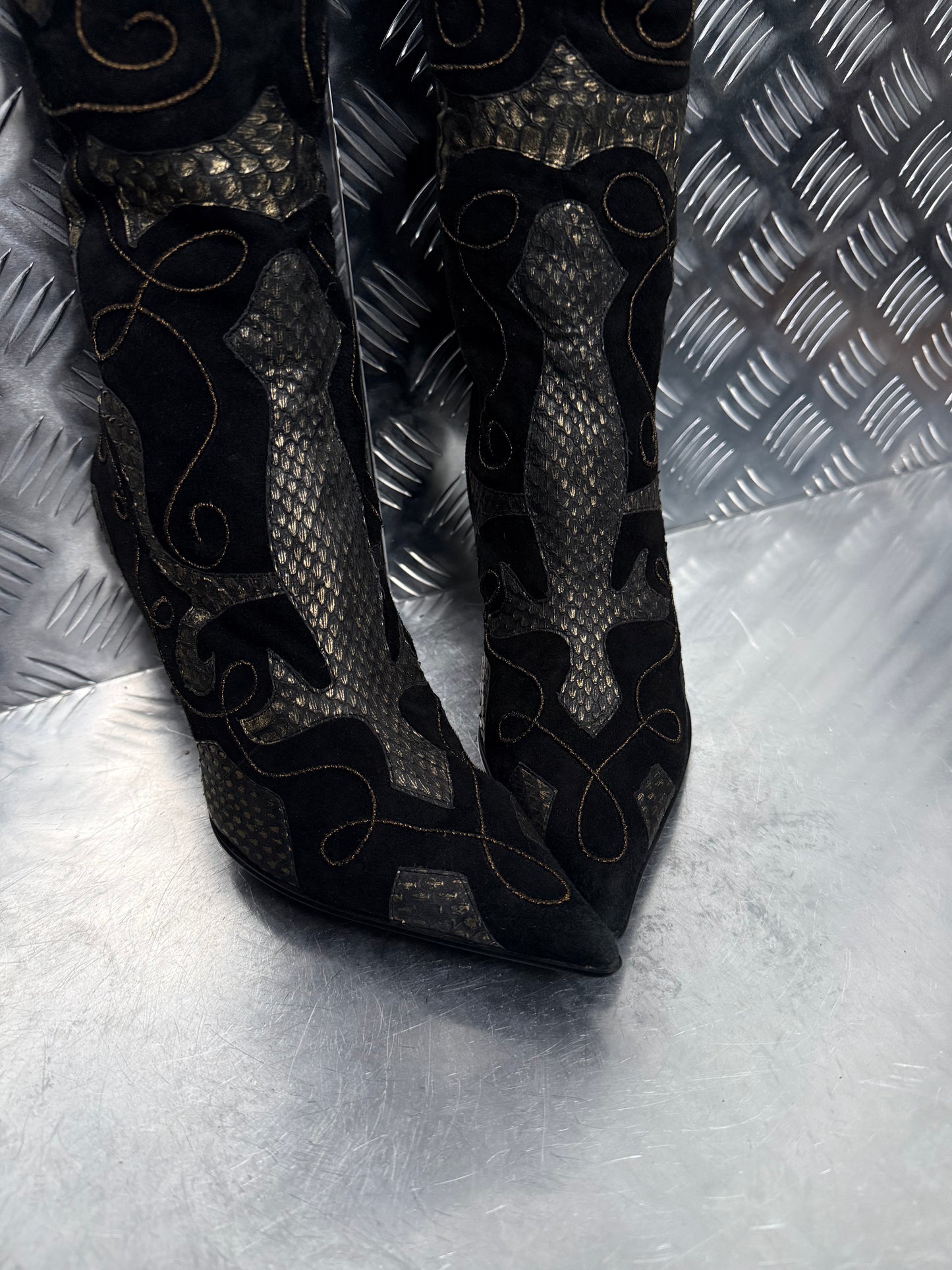 Vintage Italian Black Suede Embroidered Heeled Boots TWINKLING GLOBAL