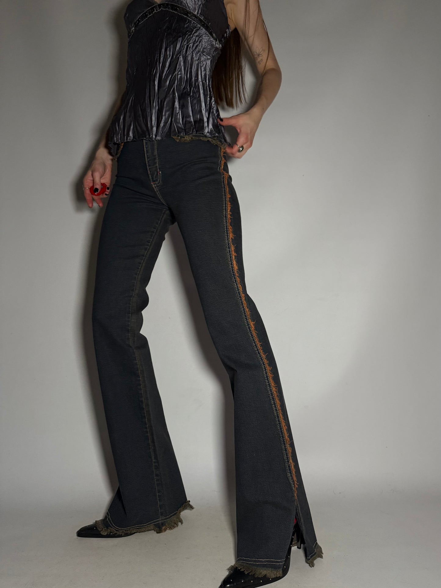 Y2K Dark Flared Jeans with Frayed Seams and Contrast Stitching TWINKLING