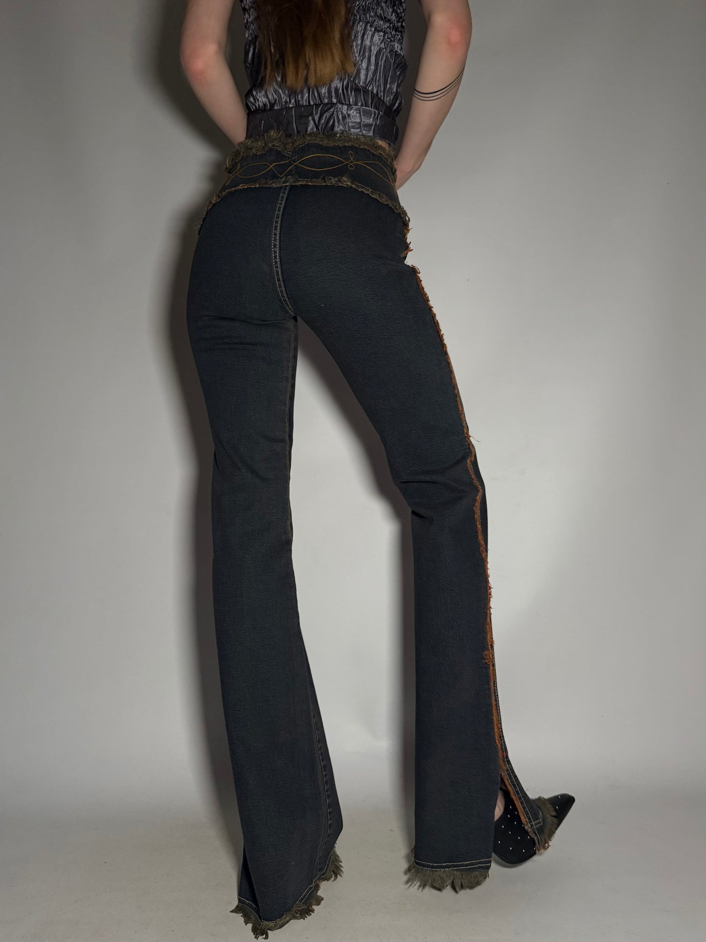 Y2K Dark Flared Jeans with Frayed Seams and Contrast Stitching TWINKLING