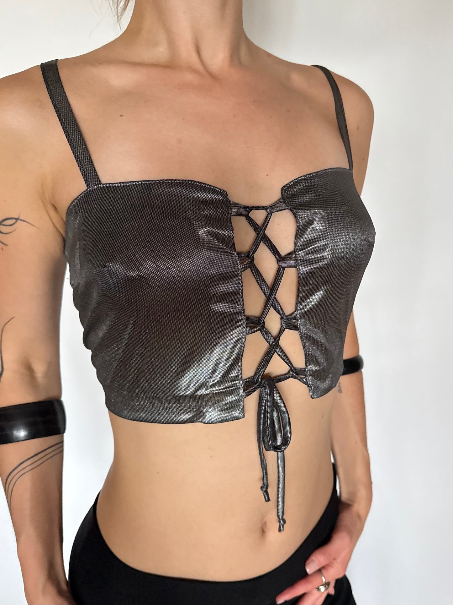 Vintage Metallic Lace-Up Crop Top – Twinkling Global