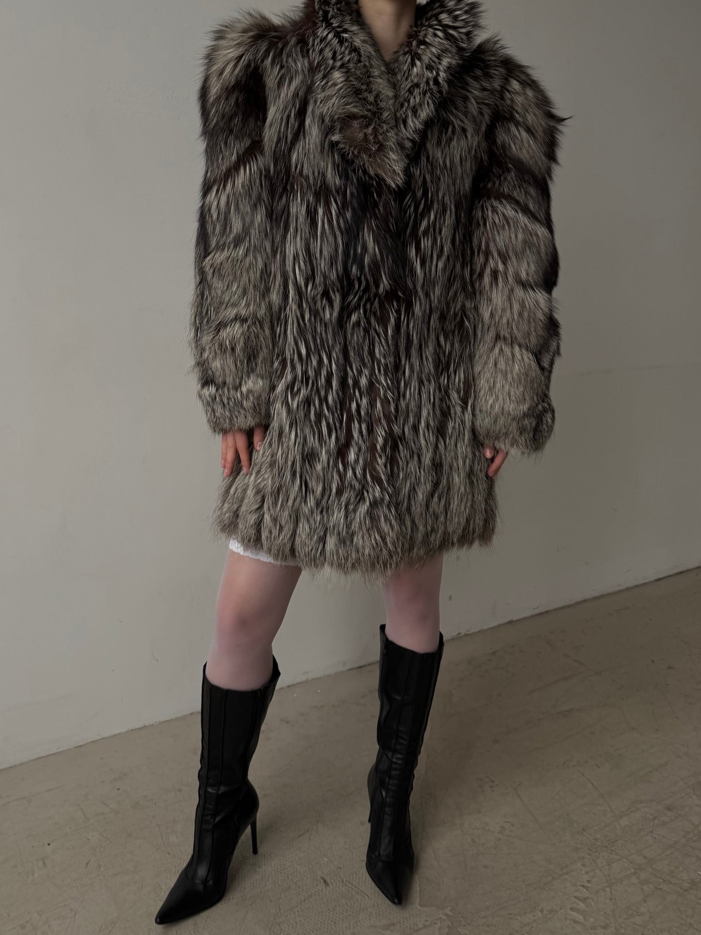 Vintage silver fox fur coat TWINKLING GLOBAL