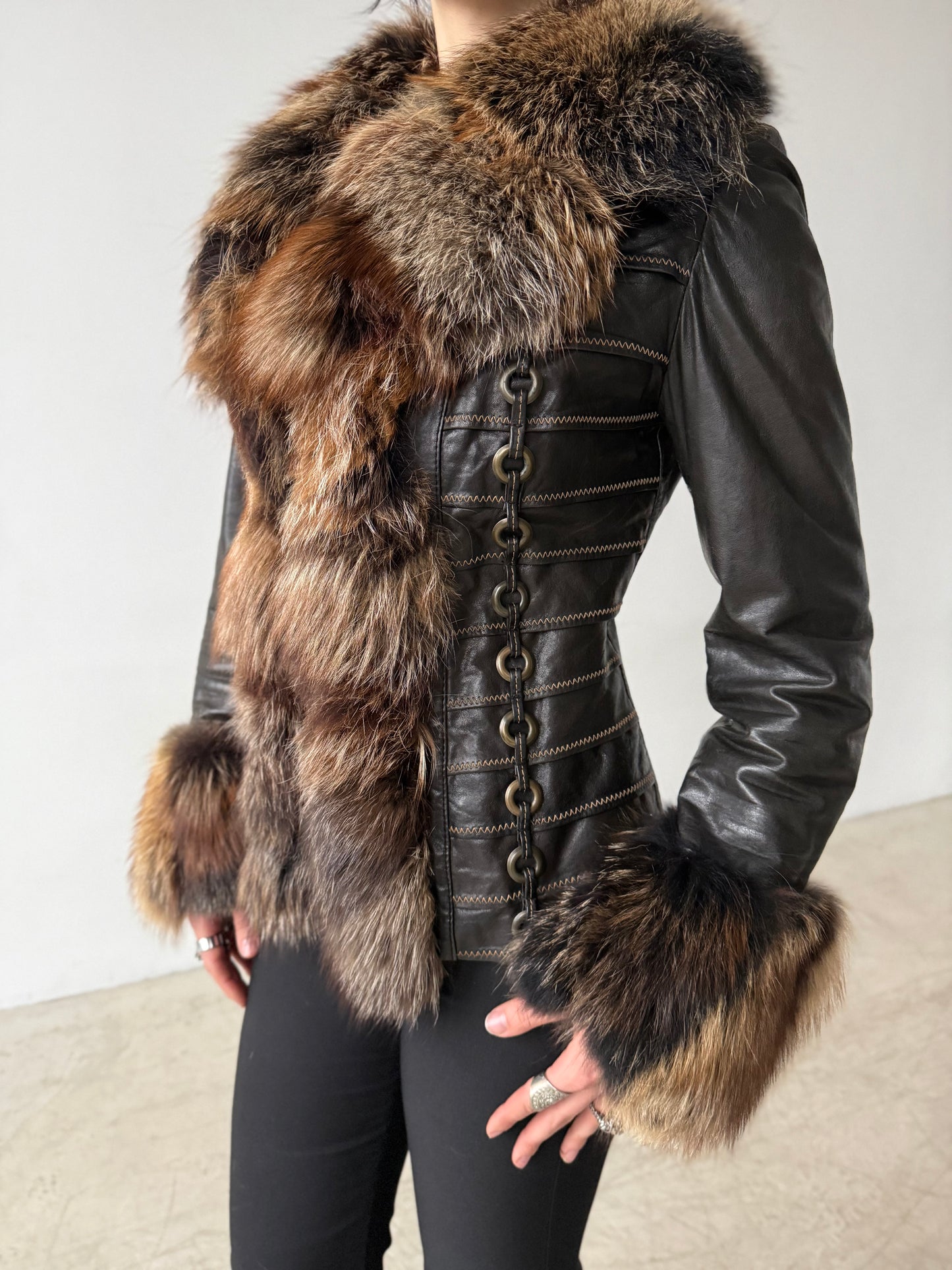 Vintage Leather Jacket with Natural Fur TWINKLING GLOBAL