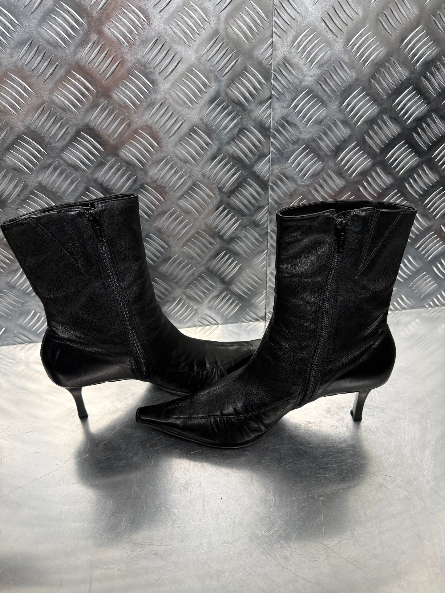 Vintage Black Leather Mid-Calf Boots BRONX TWINKLING GLOBAL