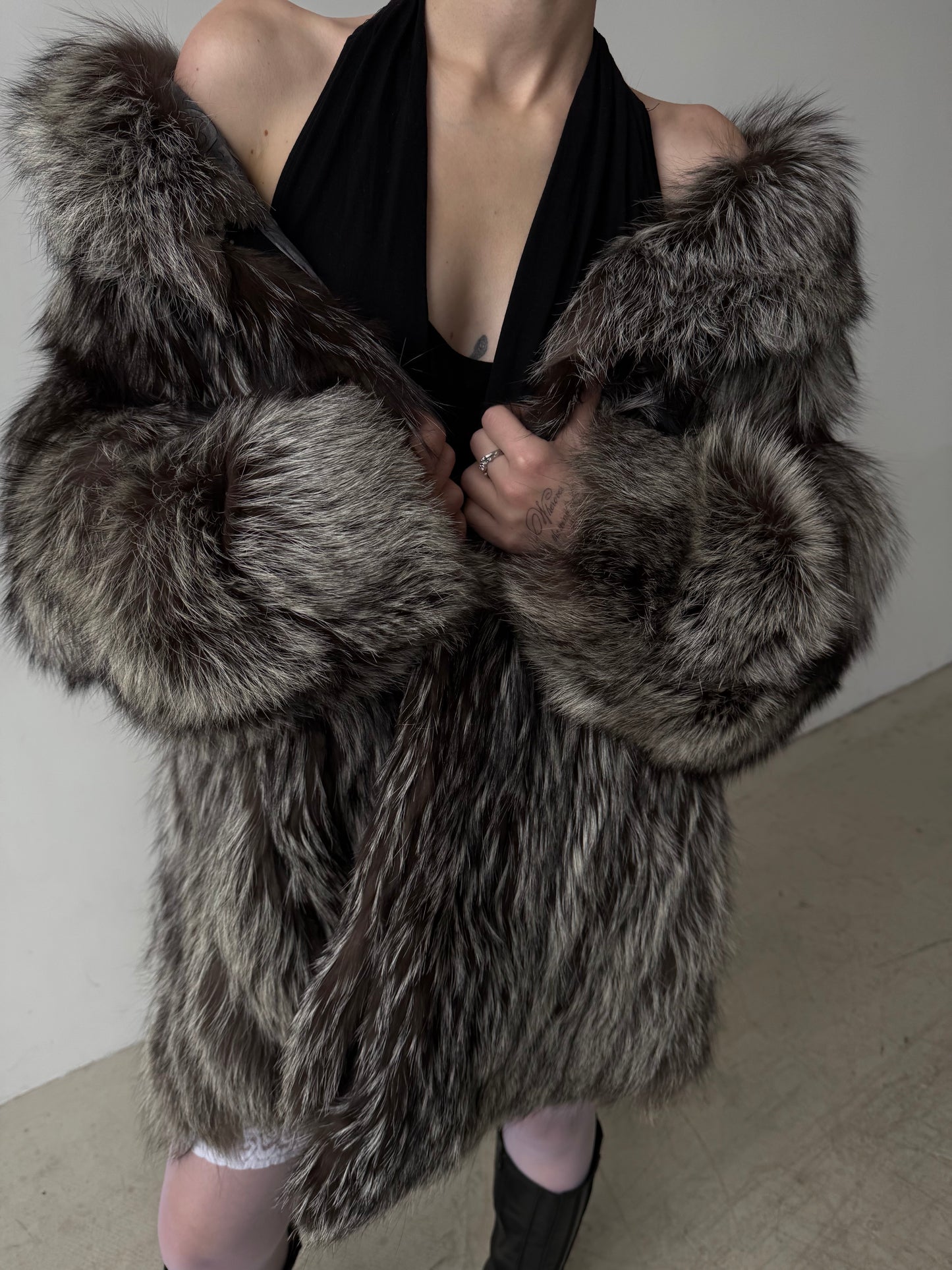 Vintage silver fox fur coat TWINKLING GLOBAL