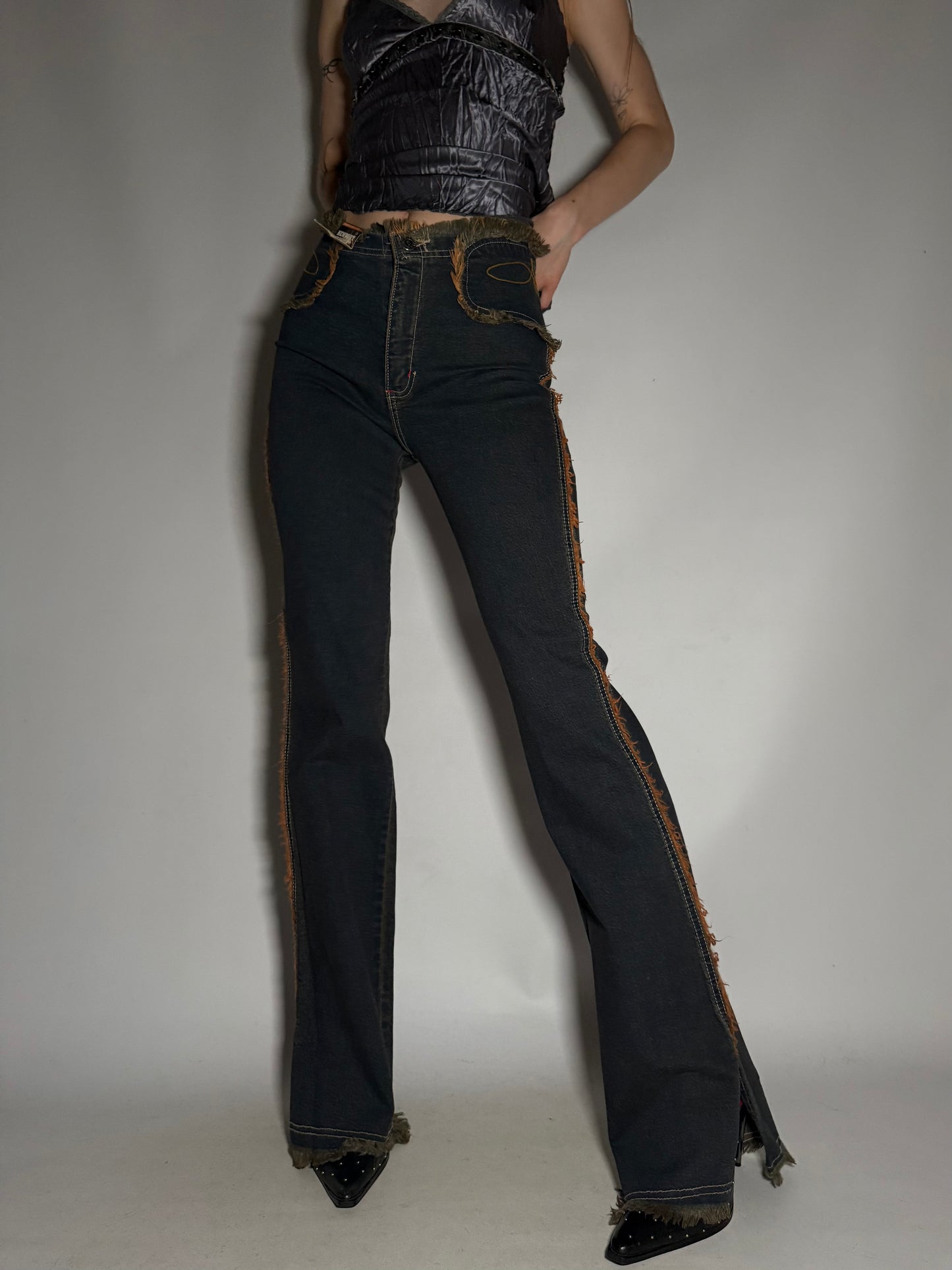 Y2K Dark Flared Jeans with Frayed Seams and Contrast Stitching TWINKLING