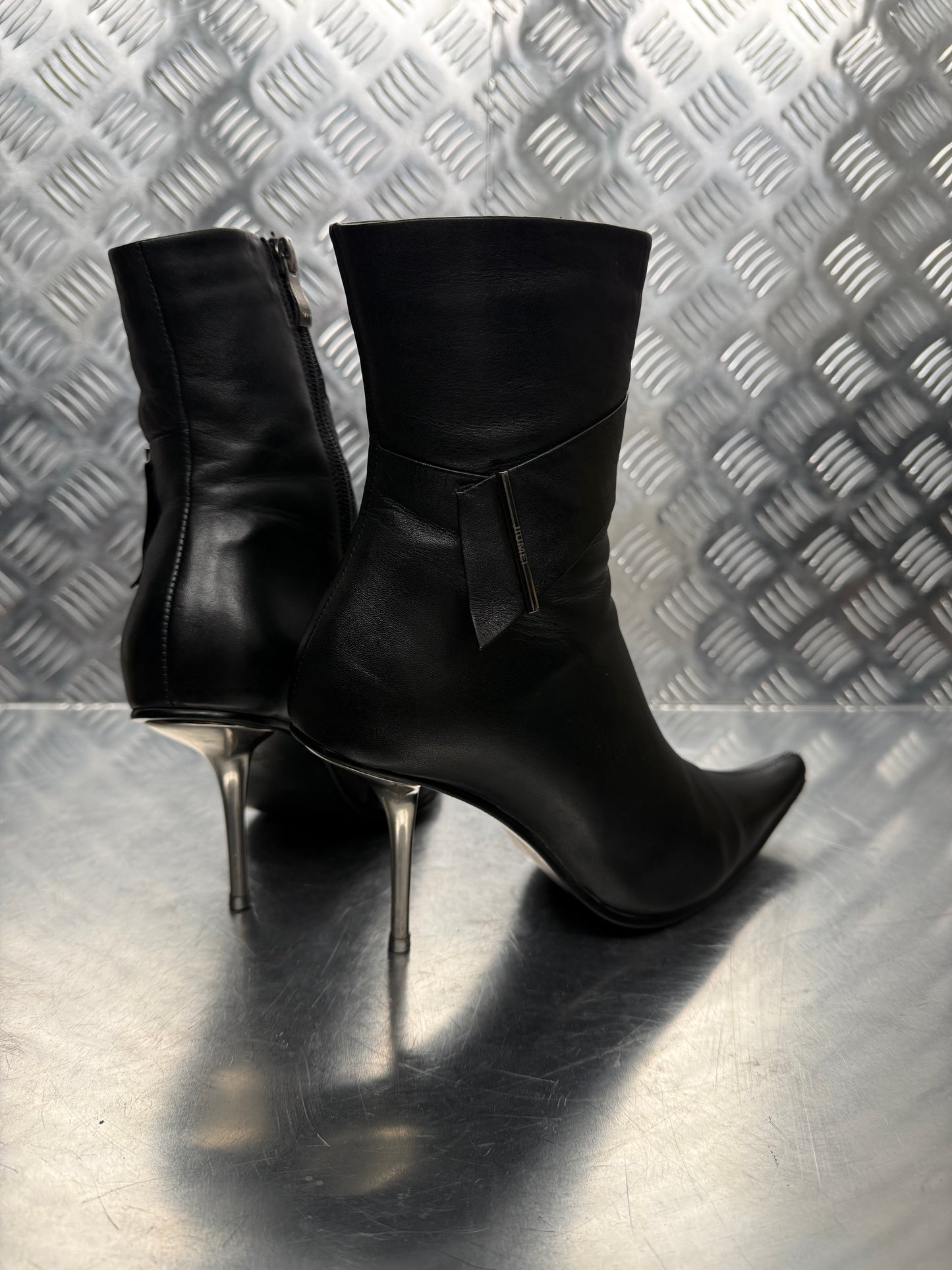 Vintage Italian leather ankle boots with metal stiletto heel TWINKLING GLOBAL