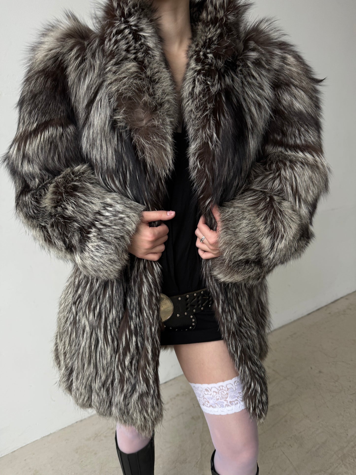 Vintage silver fox fur coat TWINKLING GLOBAL