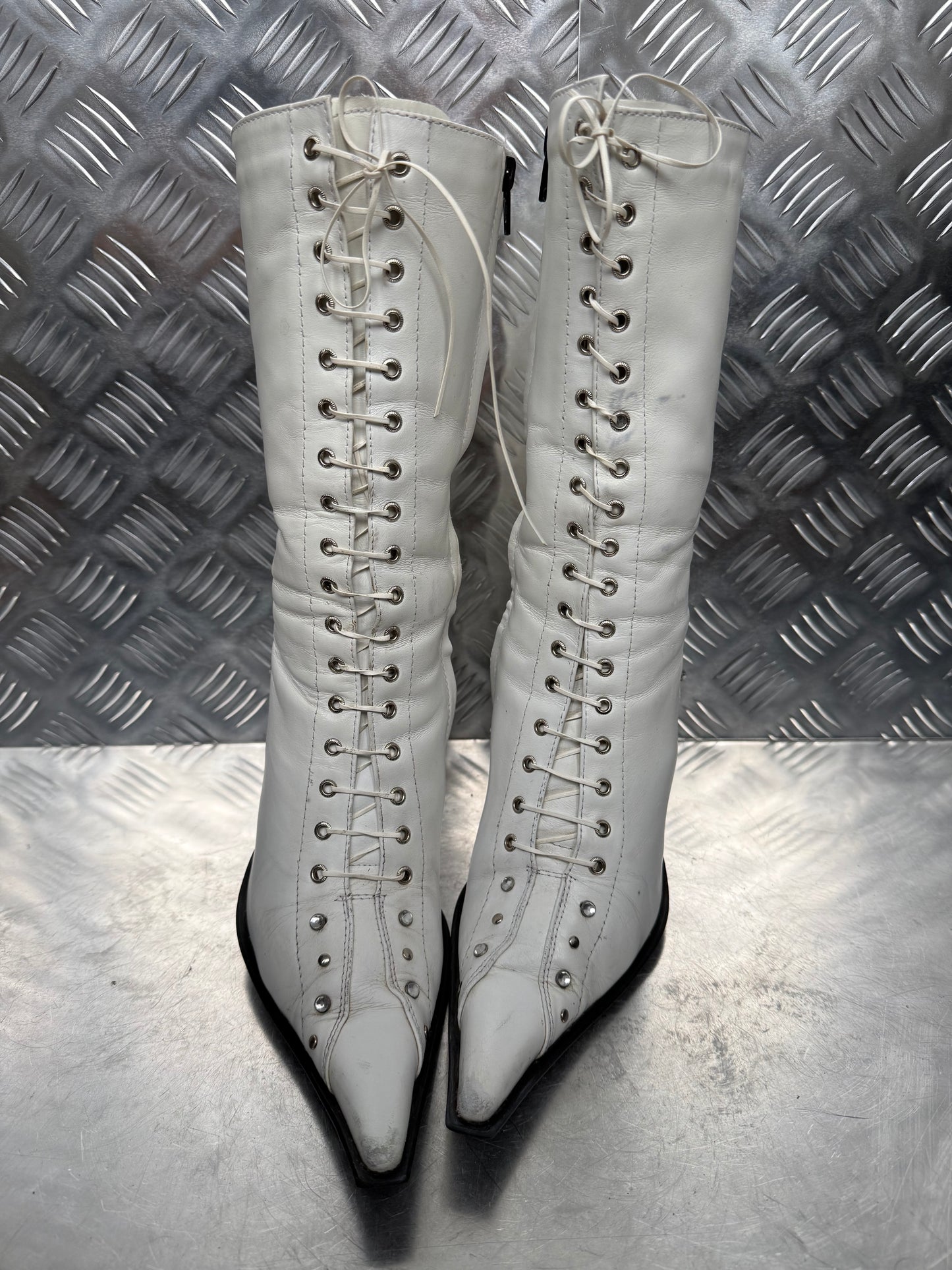 Vintage White Leather Lace-Up Heeled Boots TWINKLING GLOBAL