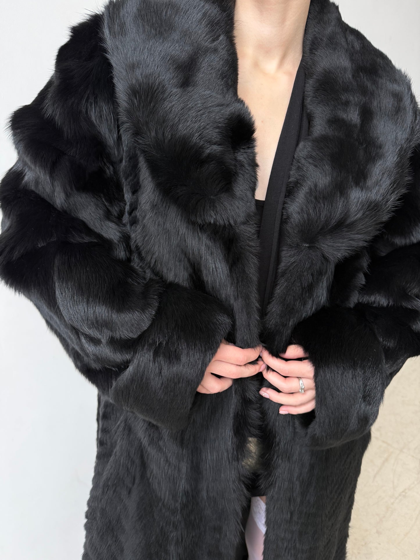 Luxurious vintage natural wolf fur coat with a full-length dramatic silhouette TWINKLING GLOBAL