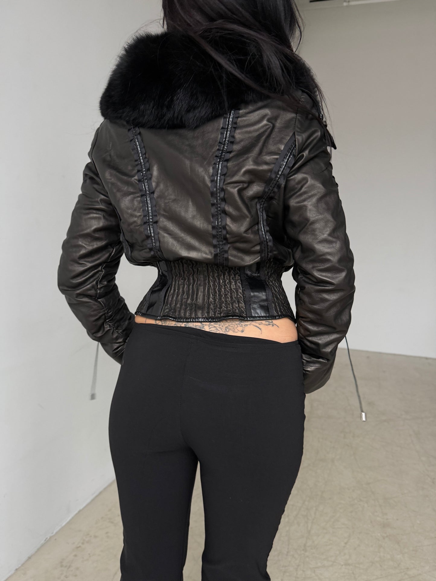 VINTAGE LEATHER JACKET WITH REAL FUR — TWINKLING GLOBAL