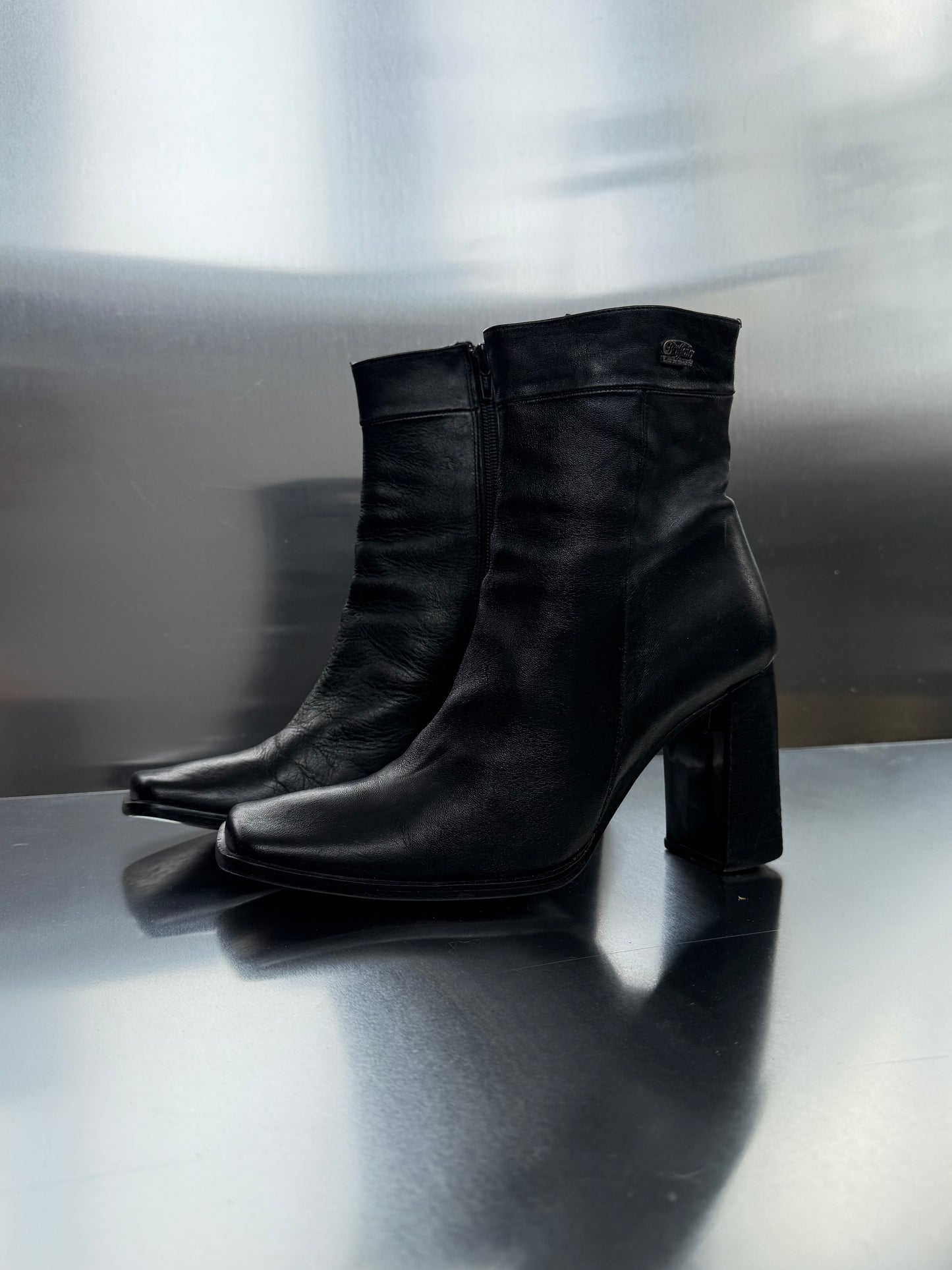 Vintage leather boots Buffalo - TWINKLING GLOBAL
