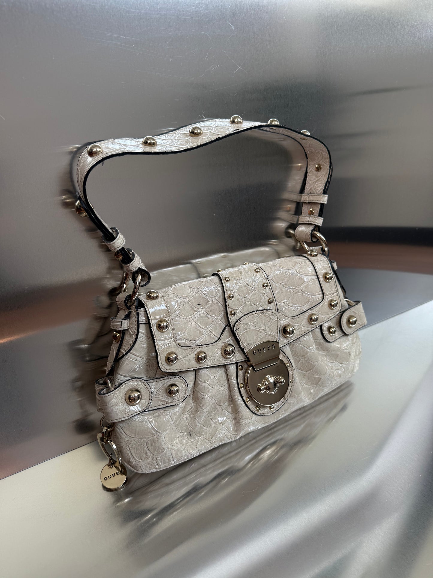 Vintage Guess bag - TWINKLING GLOBAL