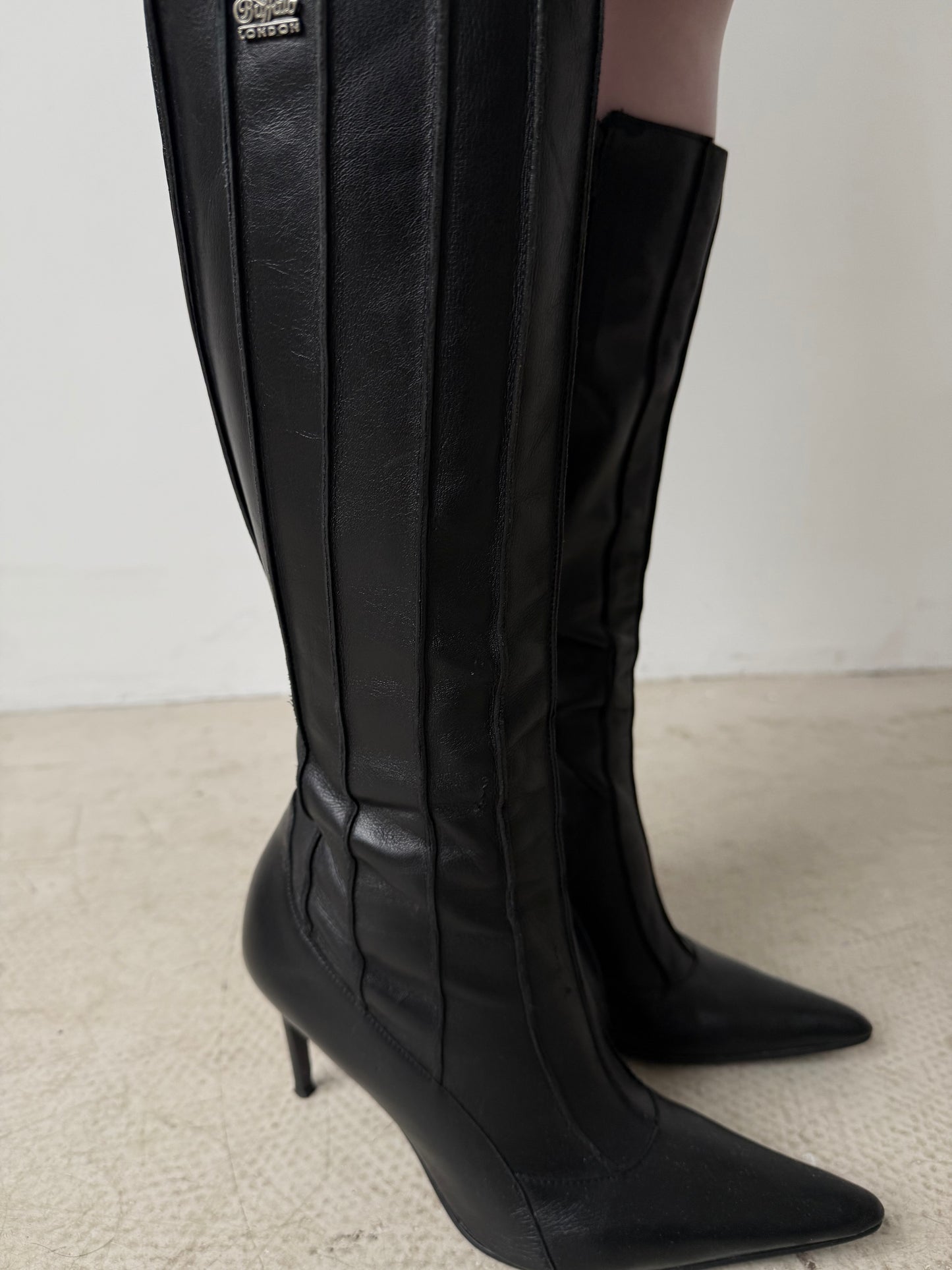 Vintage black leather Buffalo knee-high boots with stiletto heel TWINKLING GLOBAL