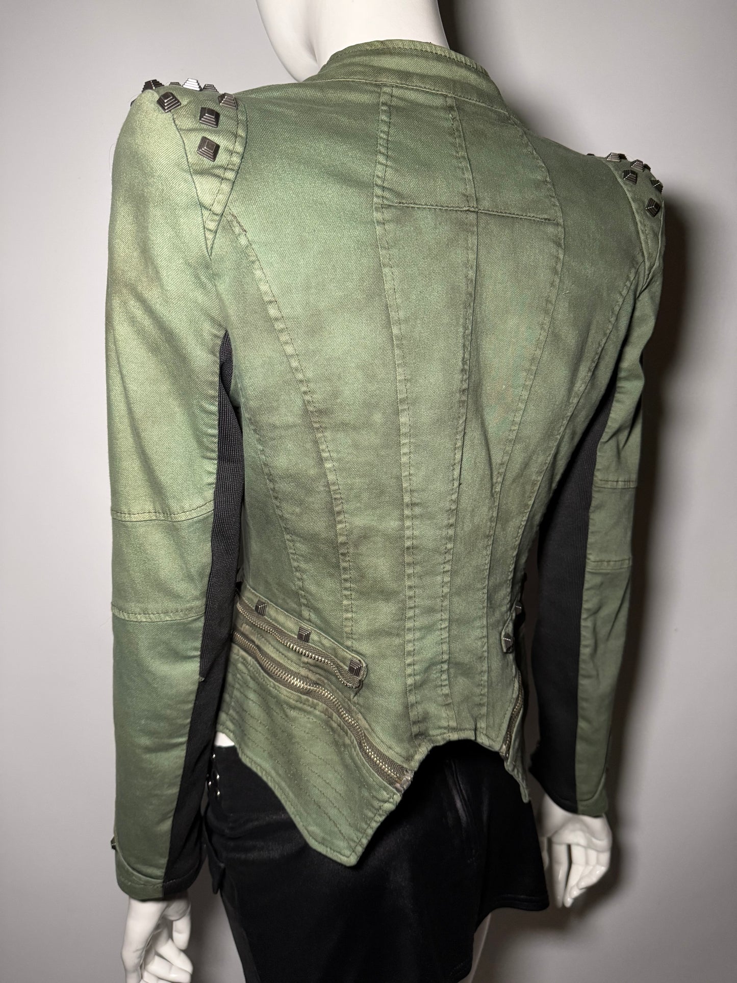 Vintage fitted denim jacket with structured shoulders Twinkling Global