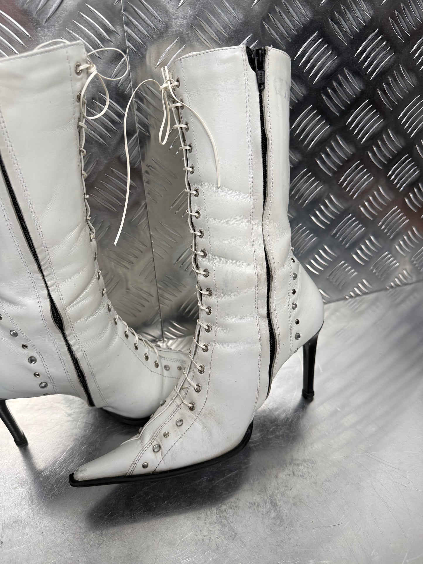 Vintage White Leather Lace-Up Heeled Boots TWINKLING GLOBAL