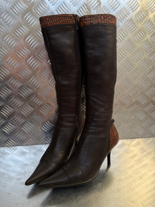 Vintage brown leather high-heel boots with croc-effect trim Twinkling Global