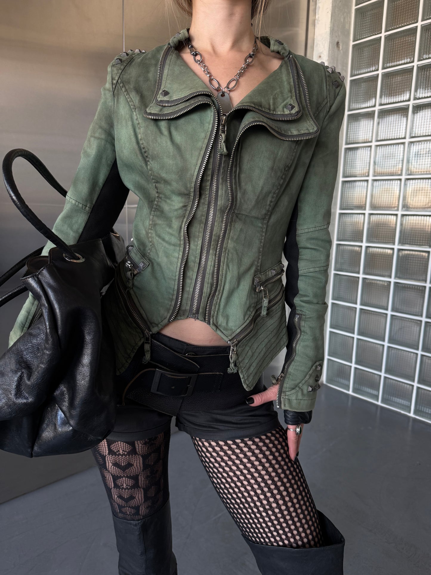 Vintage fitted denim jacket with structured shoulders Twinkling Global