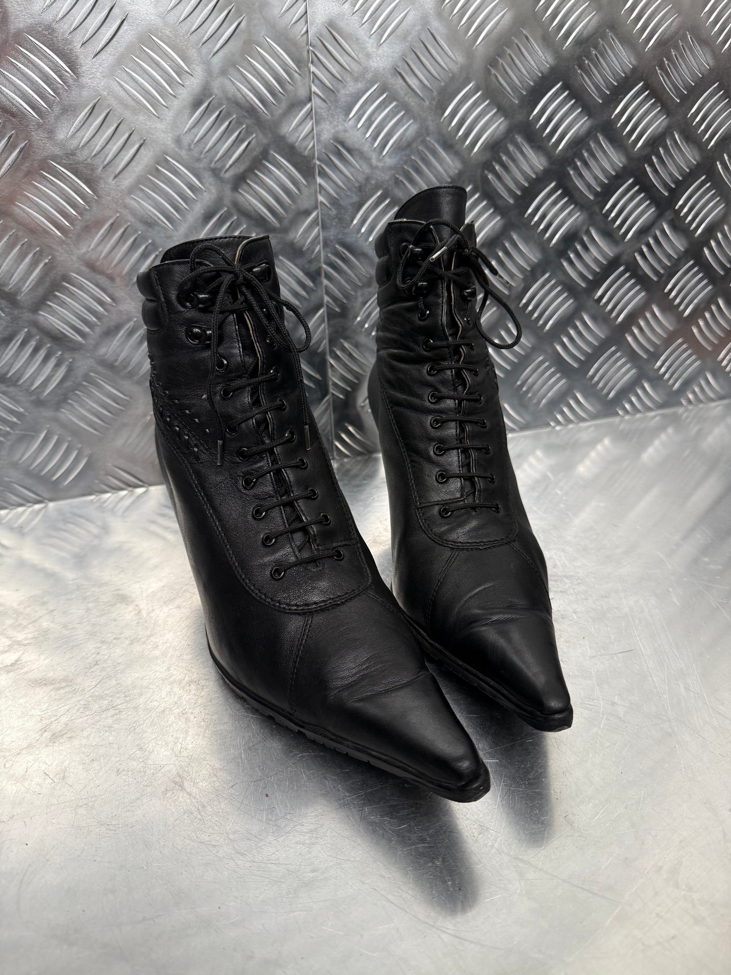 Vintage Black Leather Lace-Up Heeled Boots TWINKLING GLOBAL