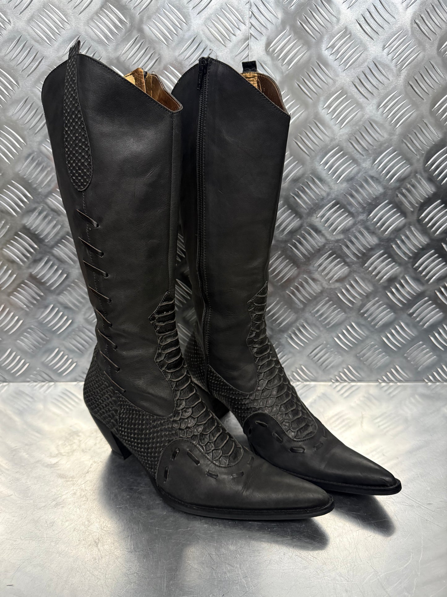 Vintage Italian Leather Cowboy Boots TWINKLING GLOBAL