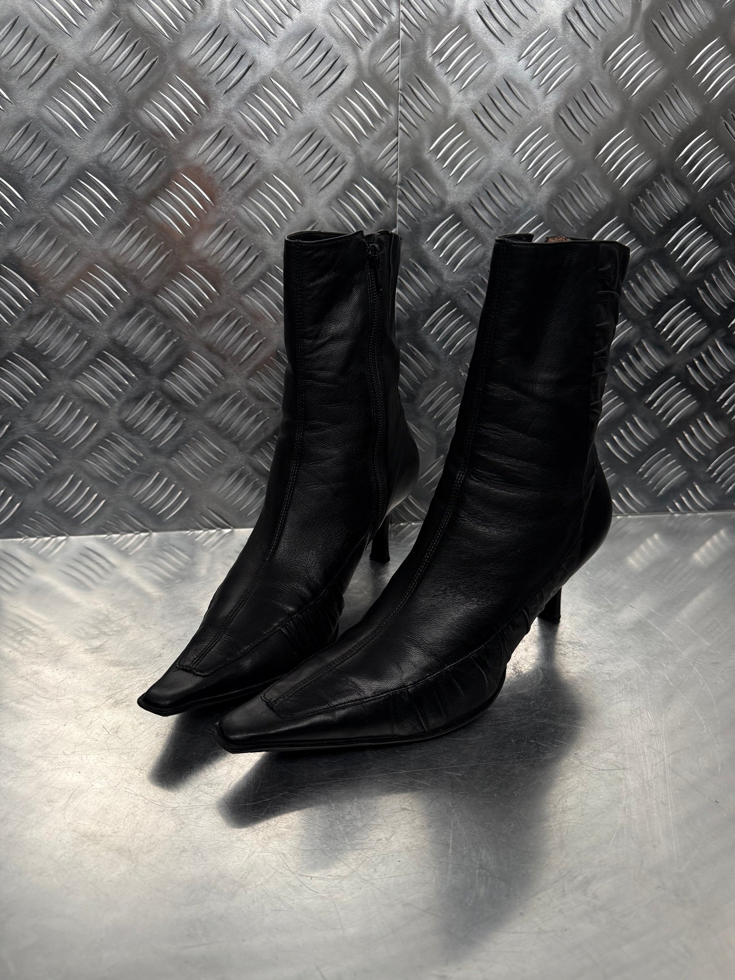 Vintage Black Leather Mid-Calf Boots BRONX TWINKLING GLOBAL
