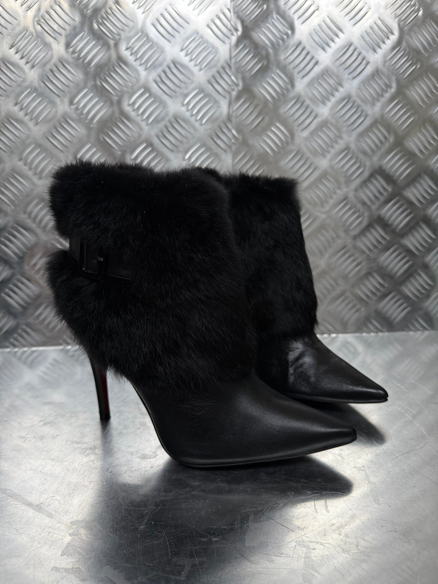 Vintage Buffalo leather boots with genuine fur and pointed toe Twinkling Global