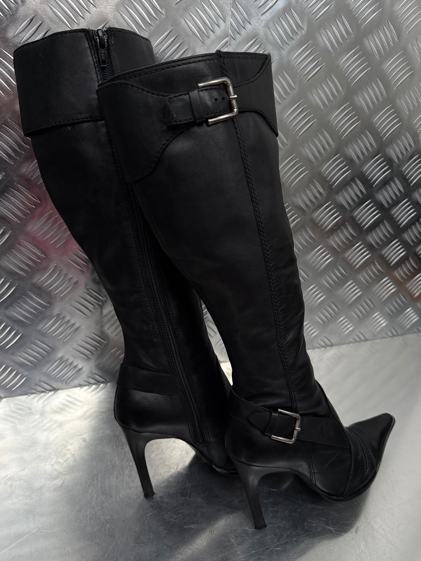 Vintage y2k leather knee-high boots TWINKLING GLOBAL