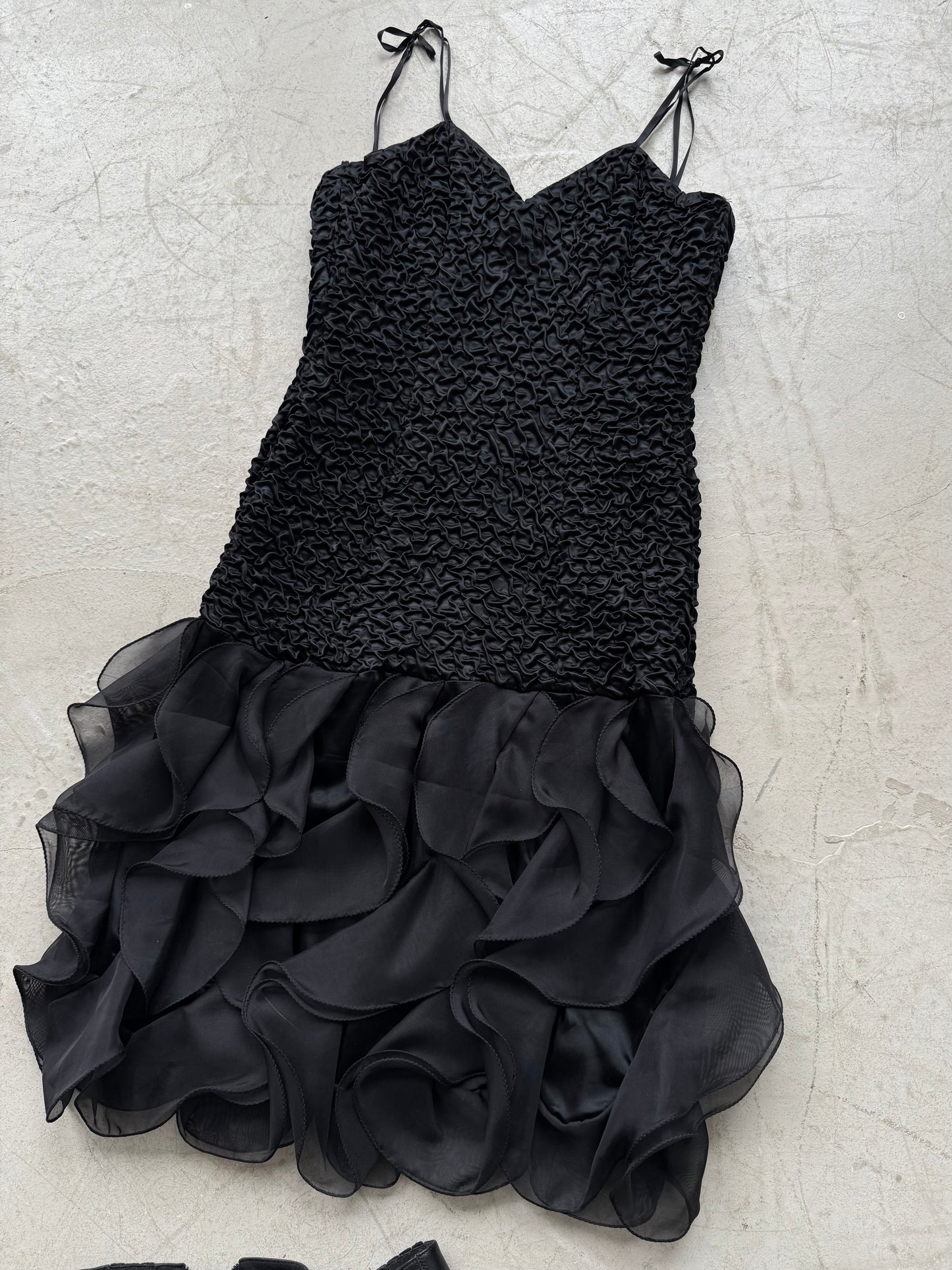 Vintage Black Ruffle Mini Dress – Twinkling Global