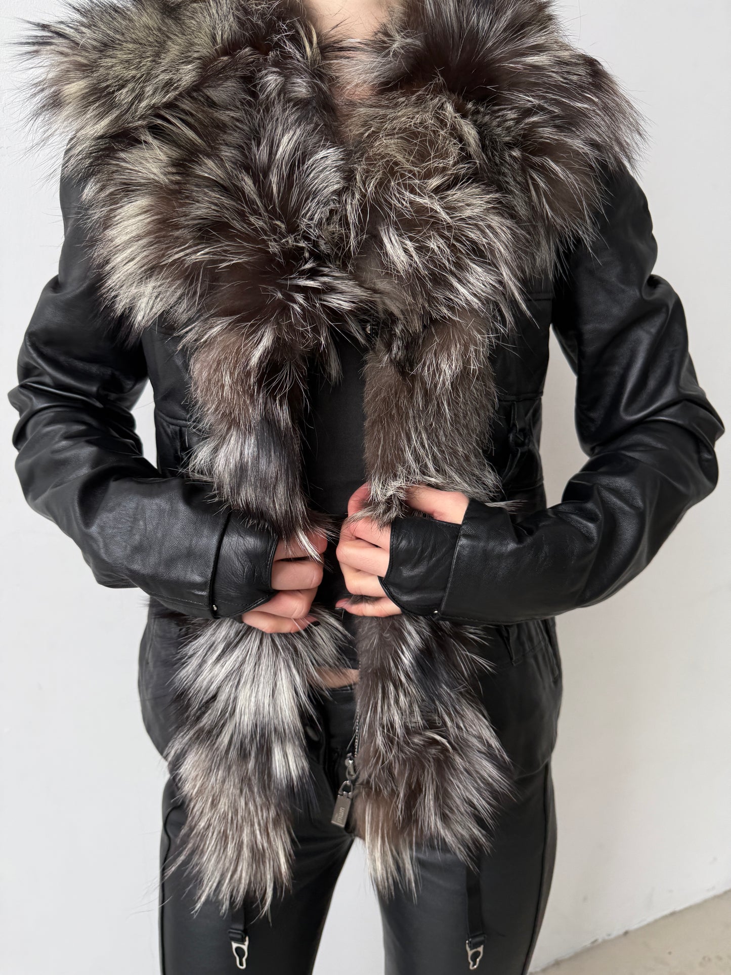 Vintage genuine leather jacket with natural fur TWINKLING GLOBAL