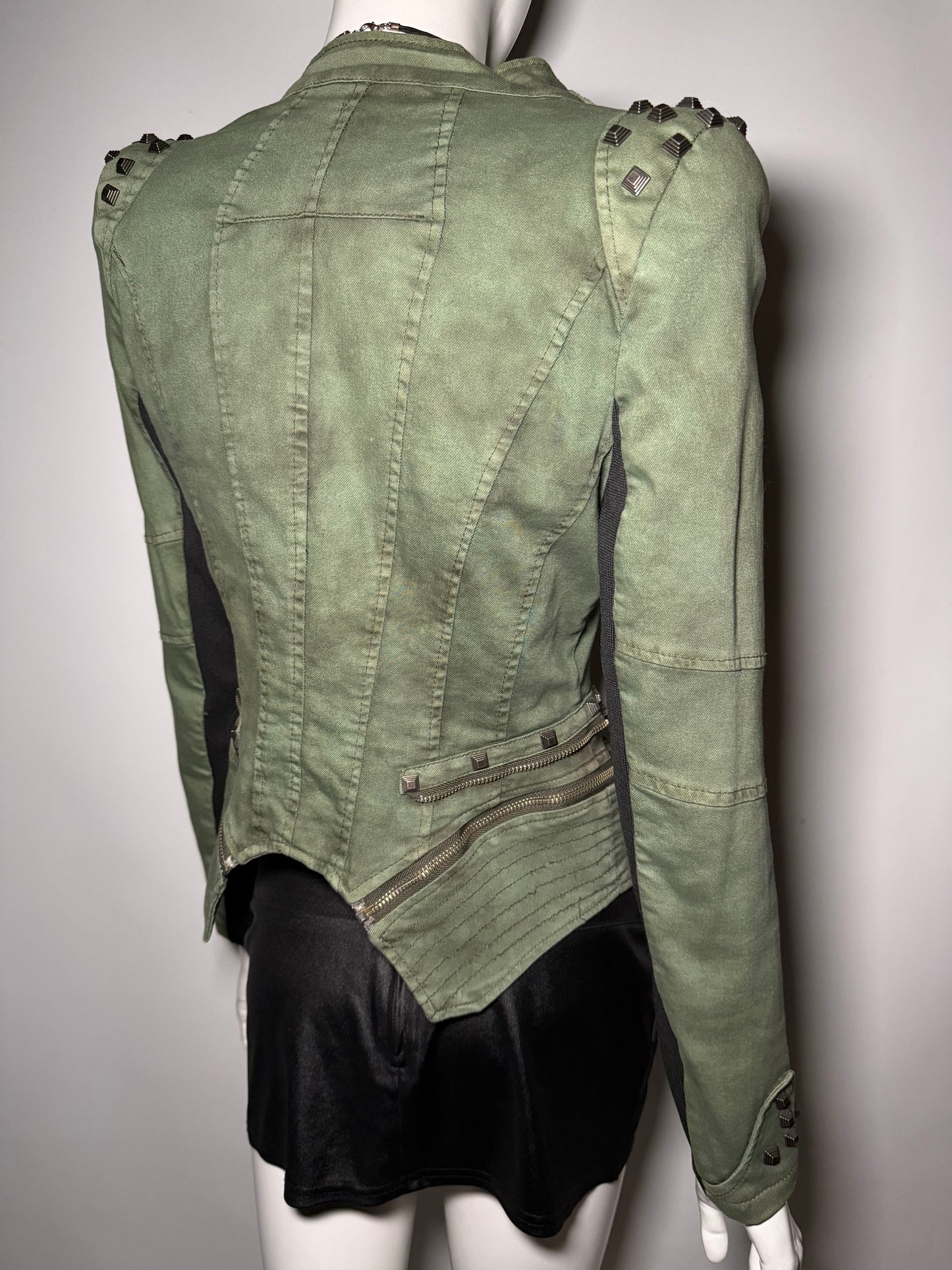 Vintage fitted denim jacket with structured shoulders Twinkling Global