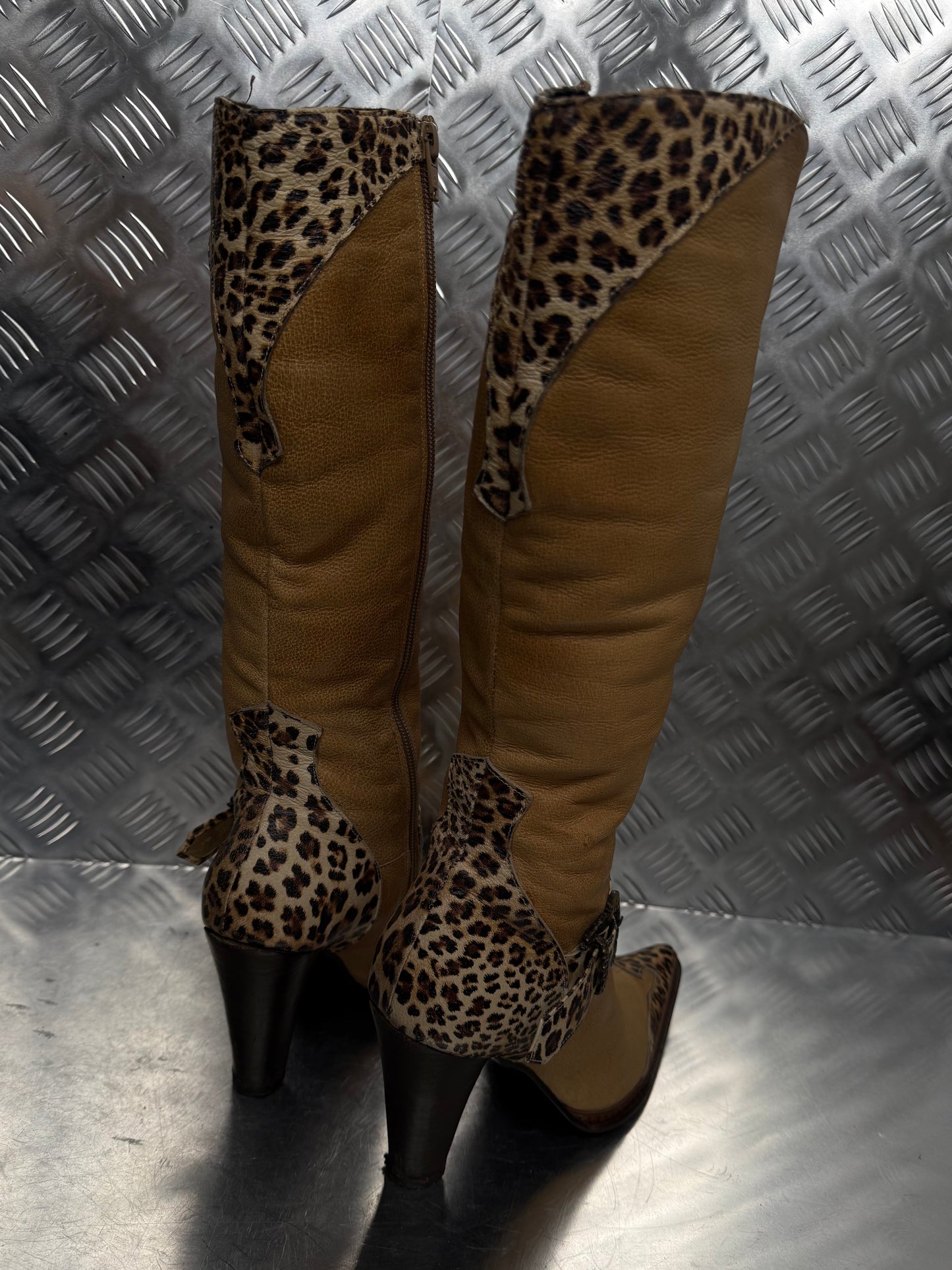Vintage Italian leather boots with leopard detail TWINKLING GLOBAL