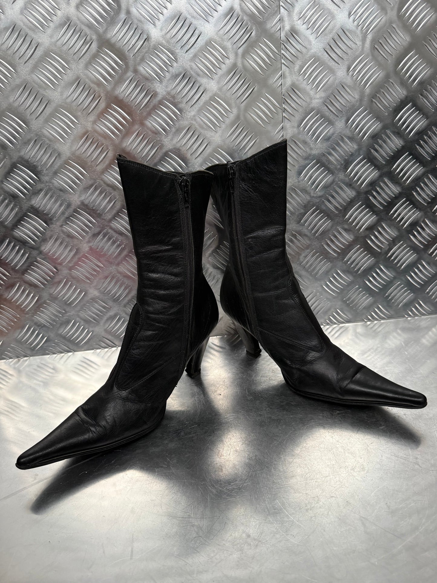 Vintage Black Leather Boots – TWINKLING GLOBAL