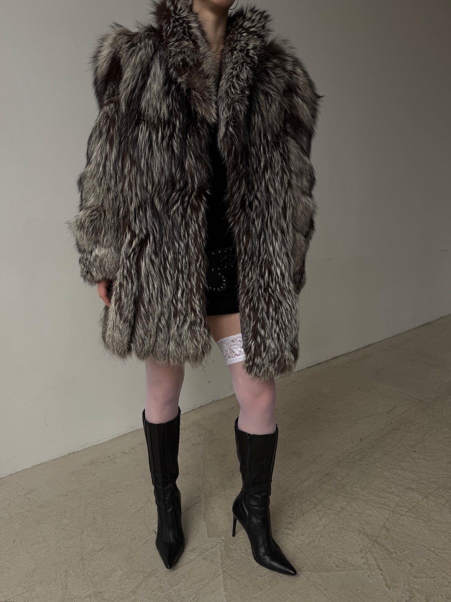 Vintage silver fox fur coat TWINKLING GLOBAL