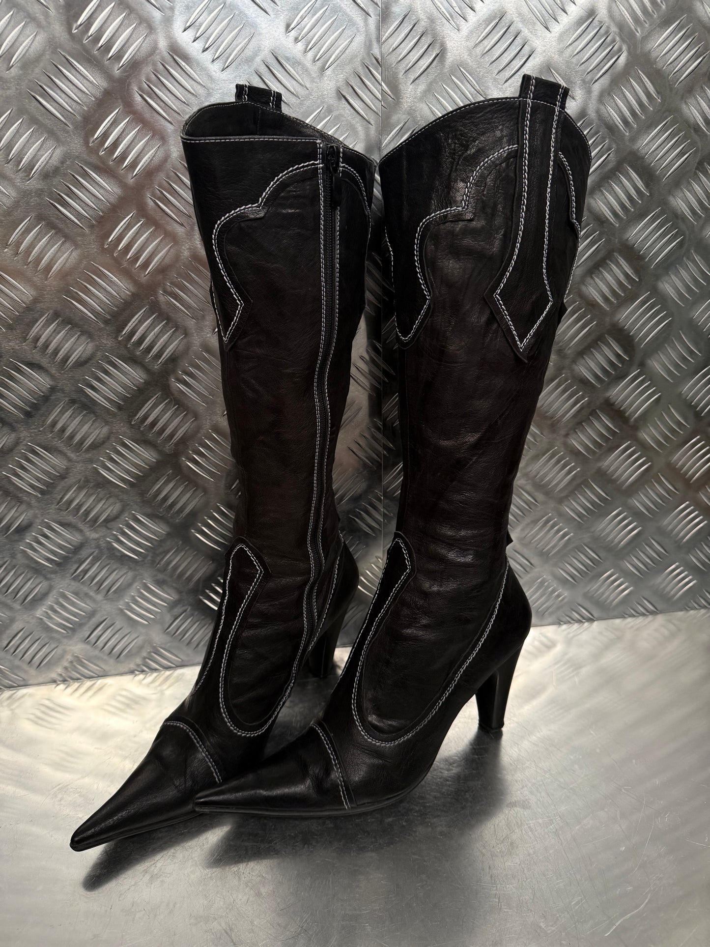 Vintage black leather cowboy boots Twinkling Global