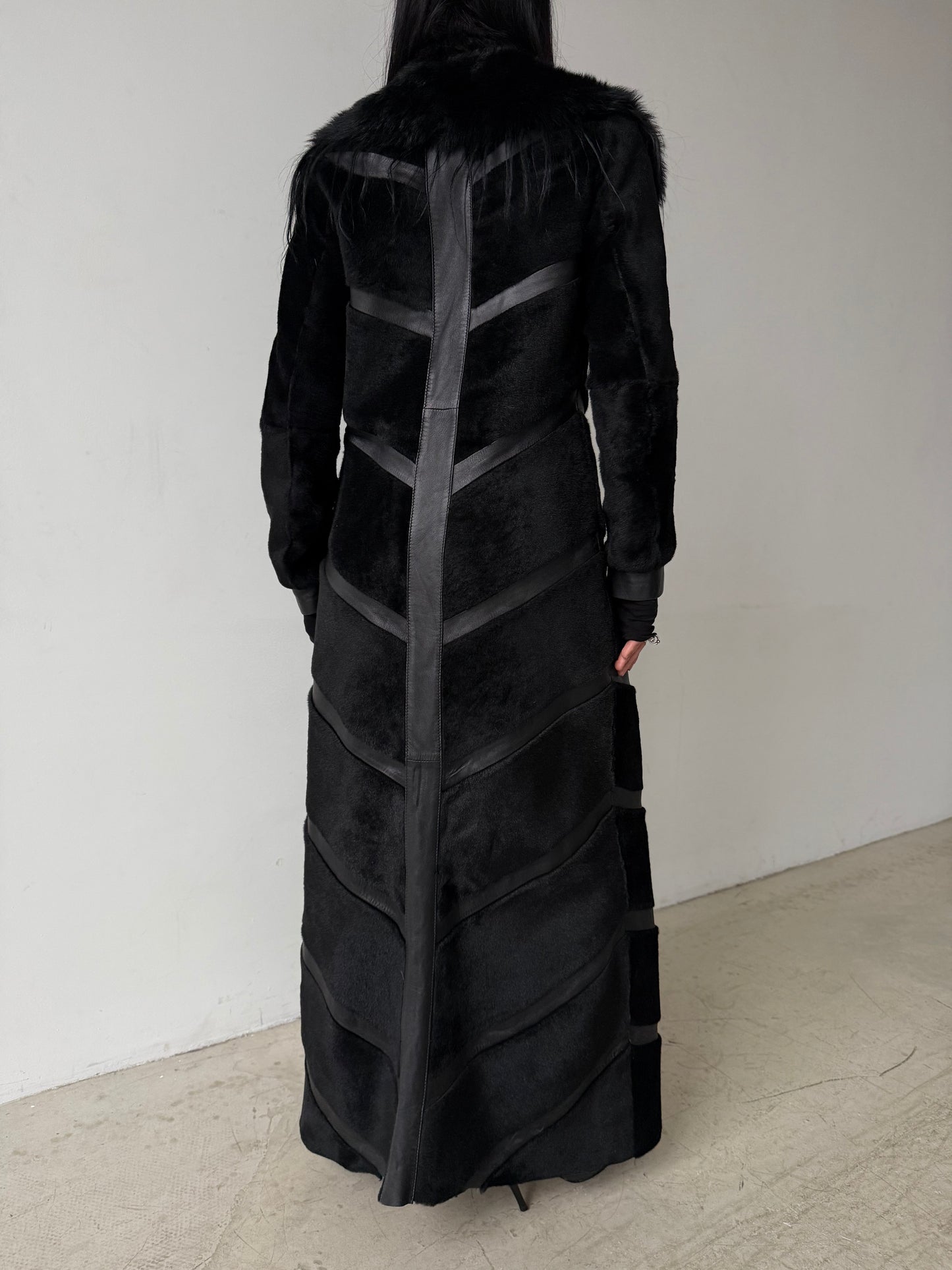 Vintage Black Leather Long Coat with Real Fur TWINKLING GLOBAL