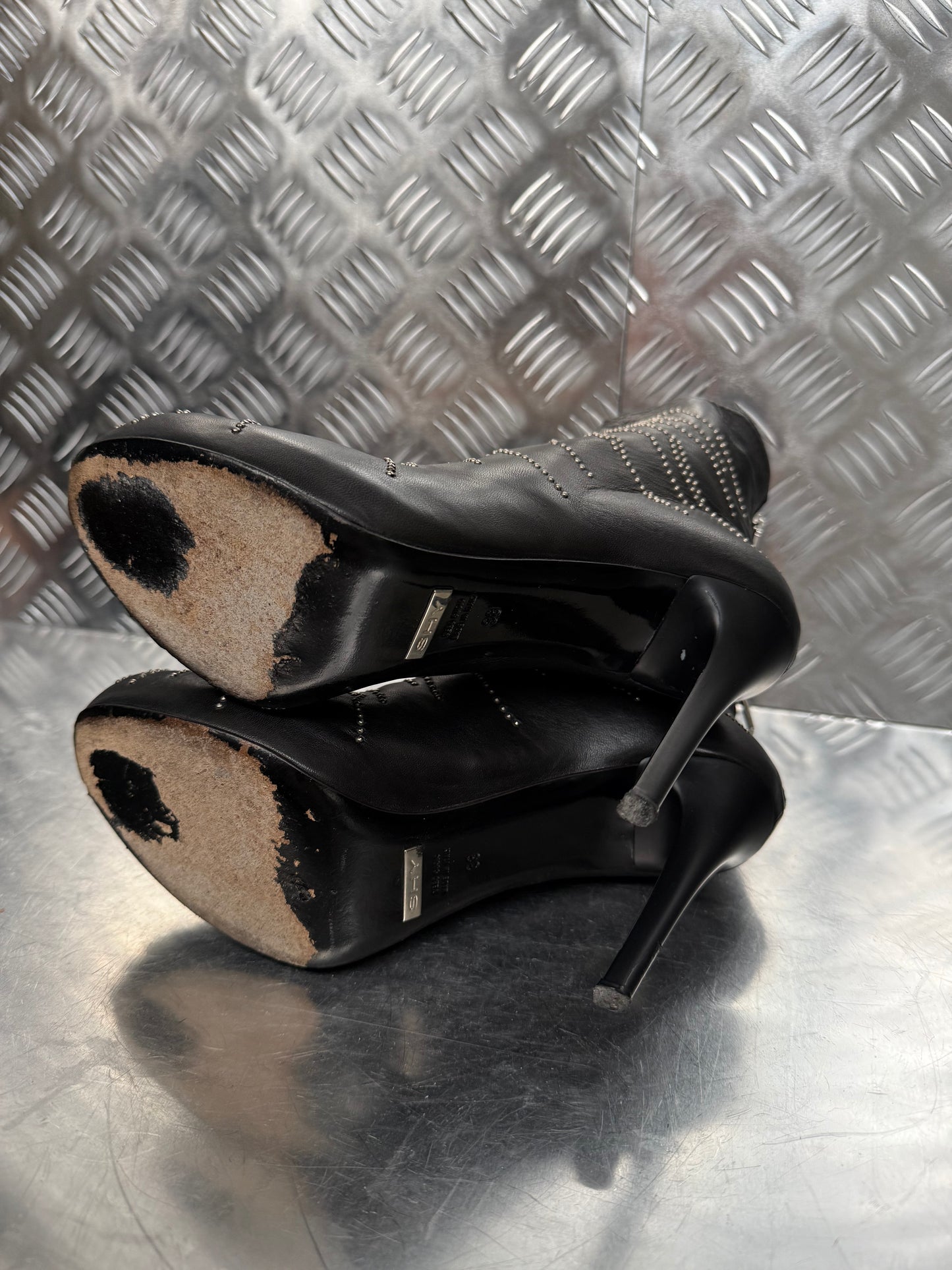 Vintage Shy leather studded ankle boots Twinkling Global