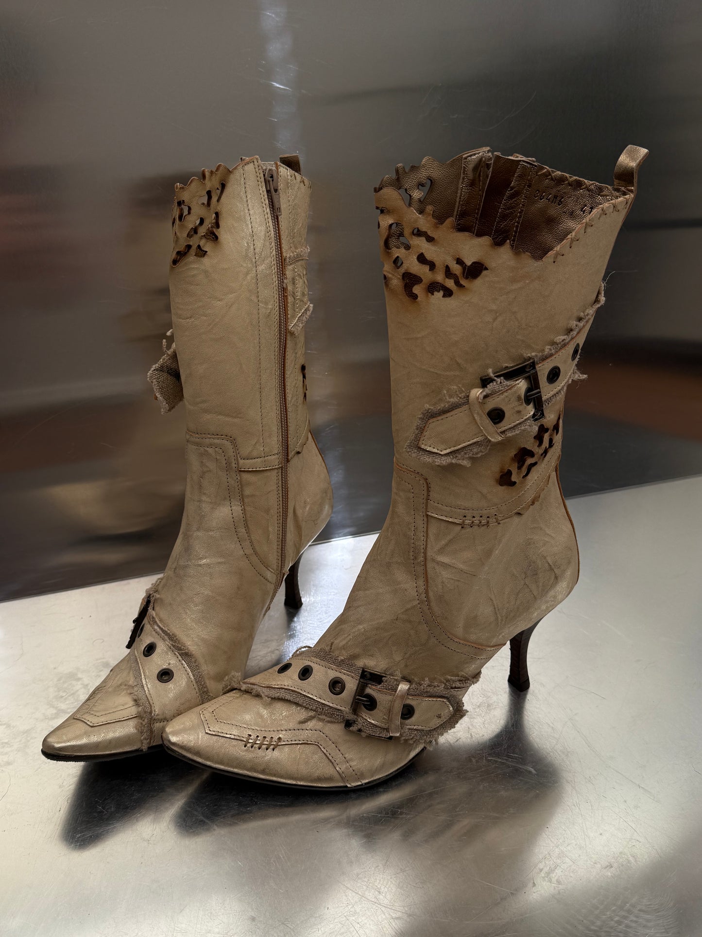 Vintage Unique Beige Leather Boots Made in Italy Twinkling Global