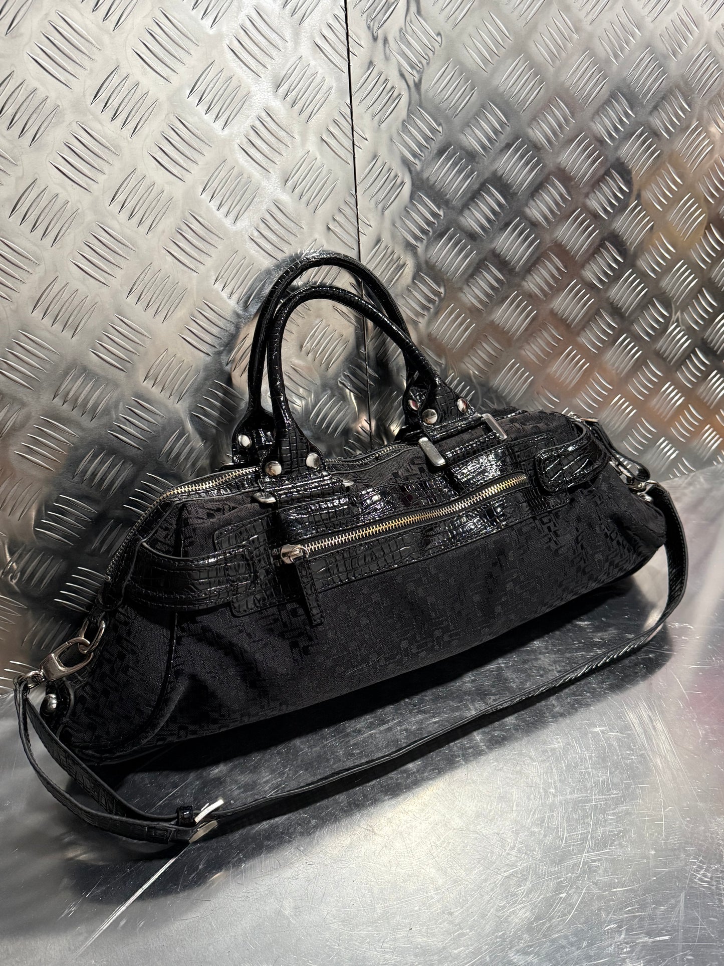 Vintage Black Guess Studded Bag – TWINKLING GLOBAL