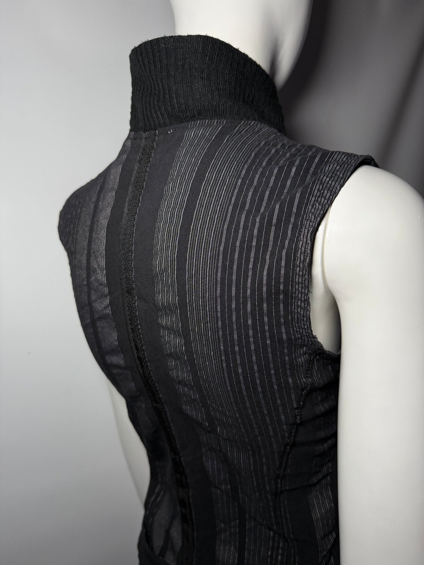 Gothic Striped High-Neck Sleeveless Dress with Belt and Pleated Hem Twinkling