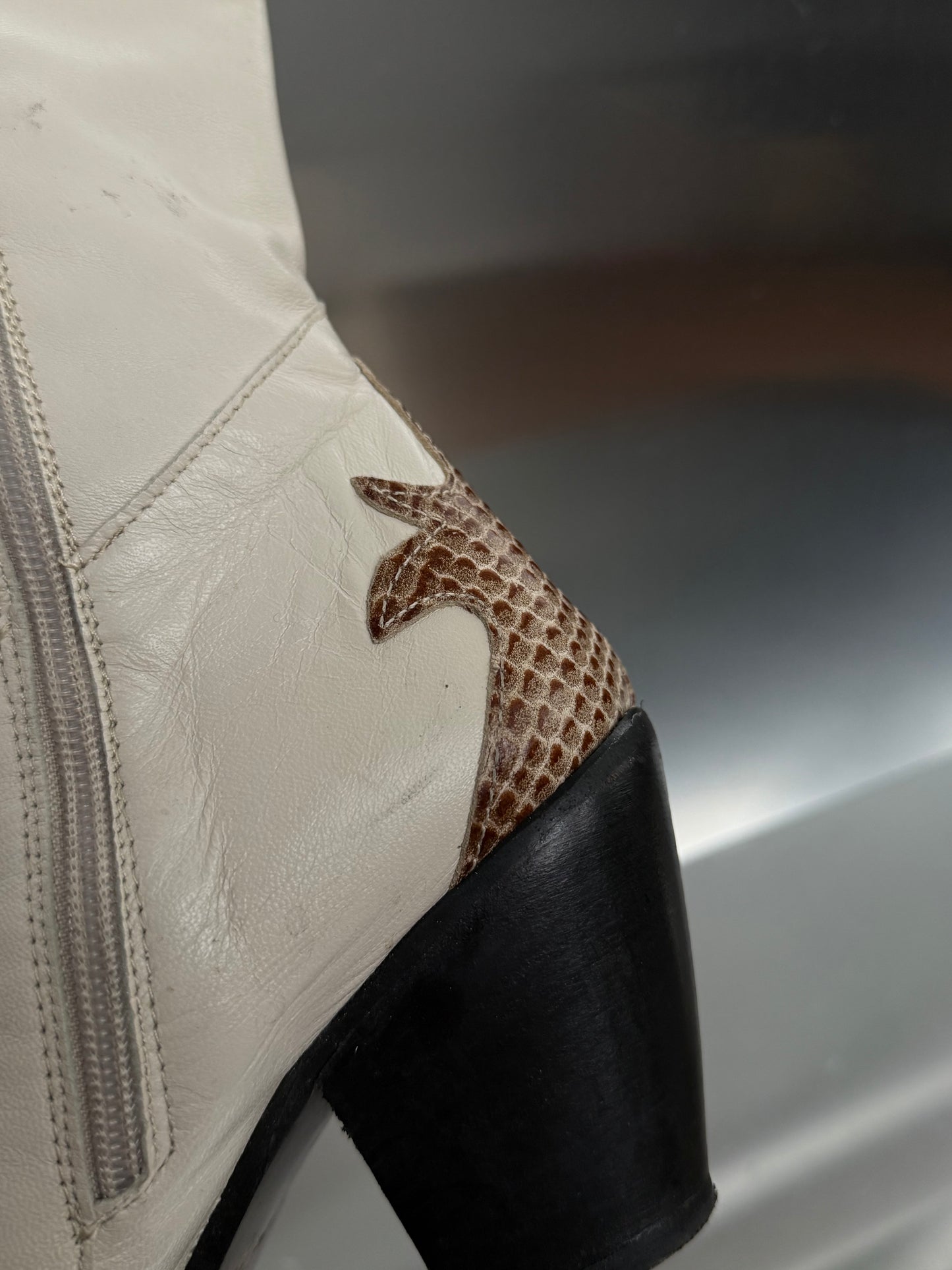 Vintage Leather Cowboy Boot - TWINKLING GLOBAL
