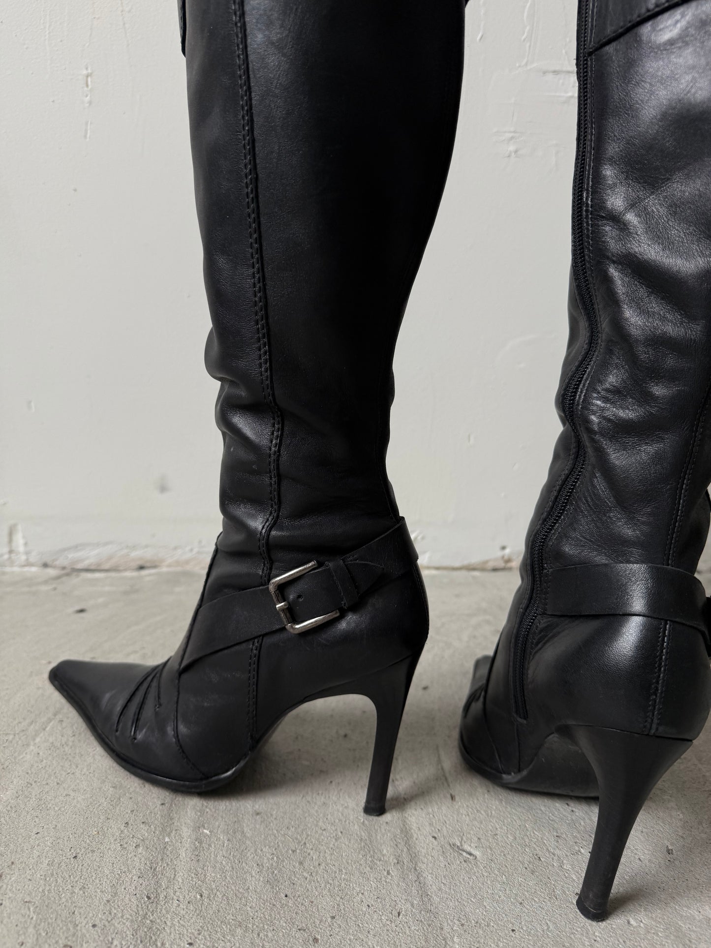 Vintage y2k leather knee-high boots TWINKLING GLOBAL