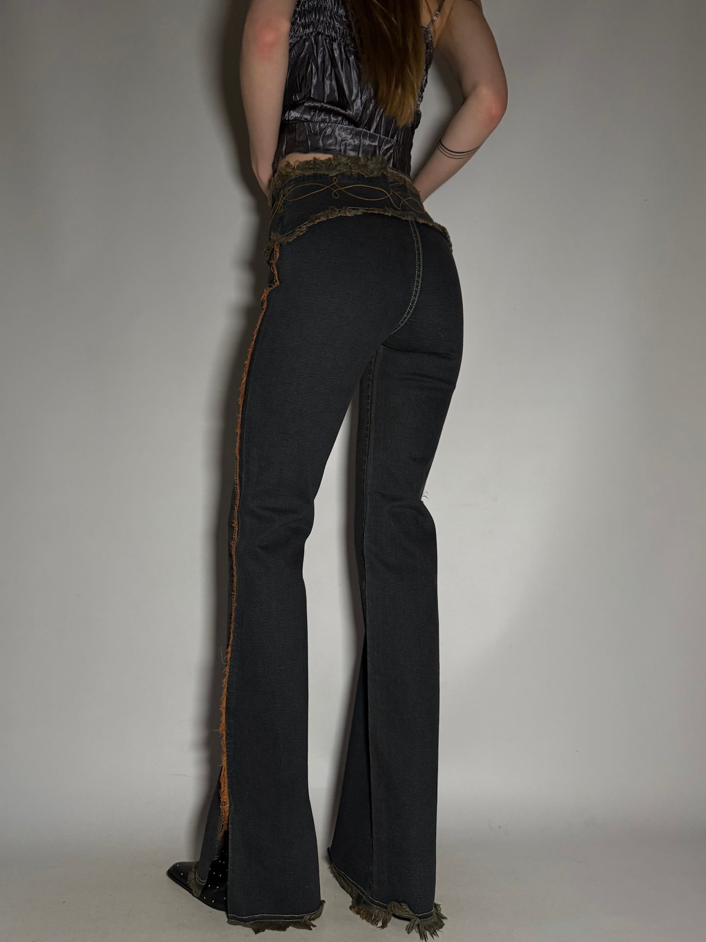 Y2K Dark Flared Jeans with Frayed Seams and Contrast Stitching TWINKLING