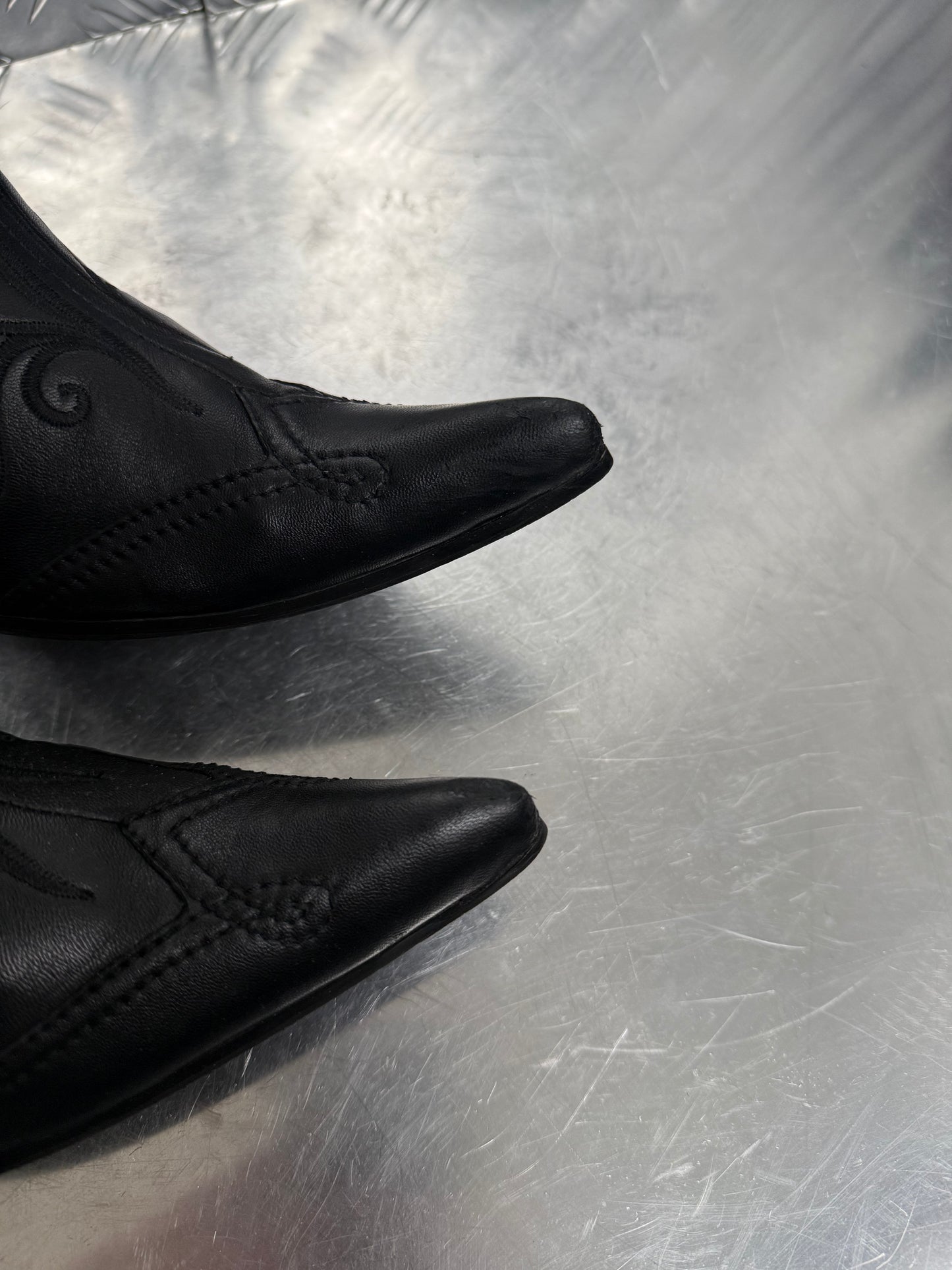 Vintage Black Leather Embroidered Boots TWINKLING GLOBAL