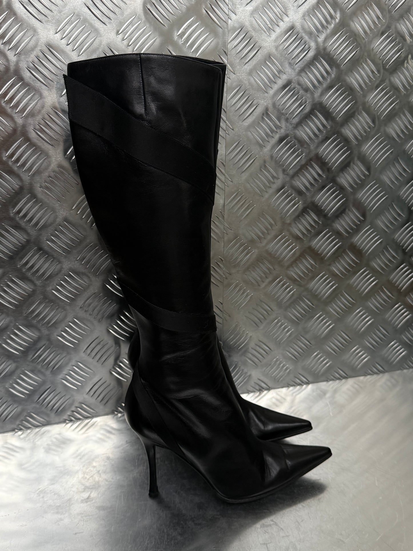 Vintage black leather knee-high boots Twinkling Global
