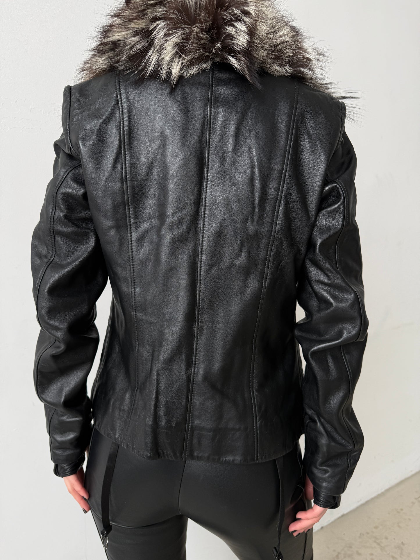 Vintage genuine leather jacket with natural fur TWINKLING GLOBAL