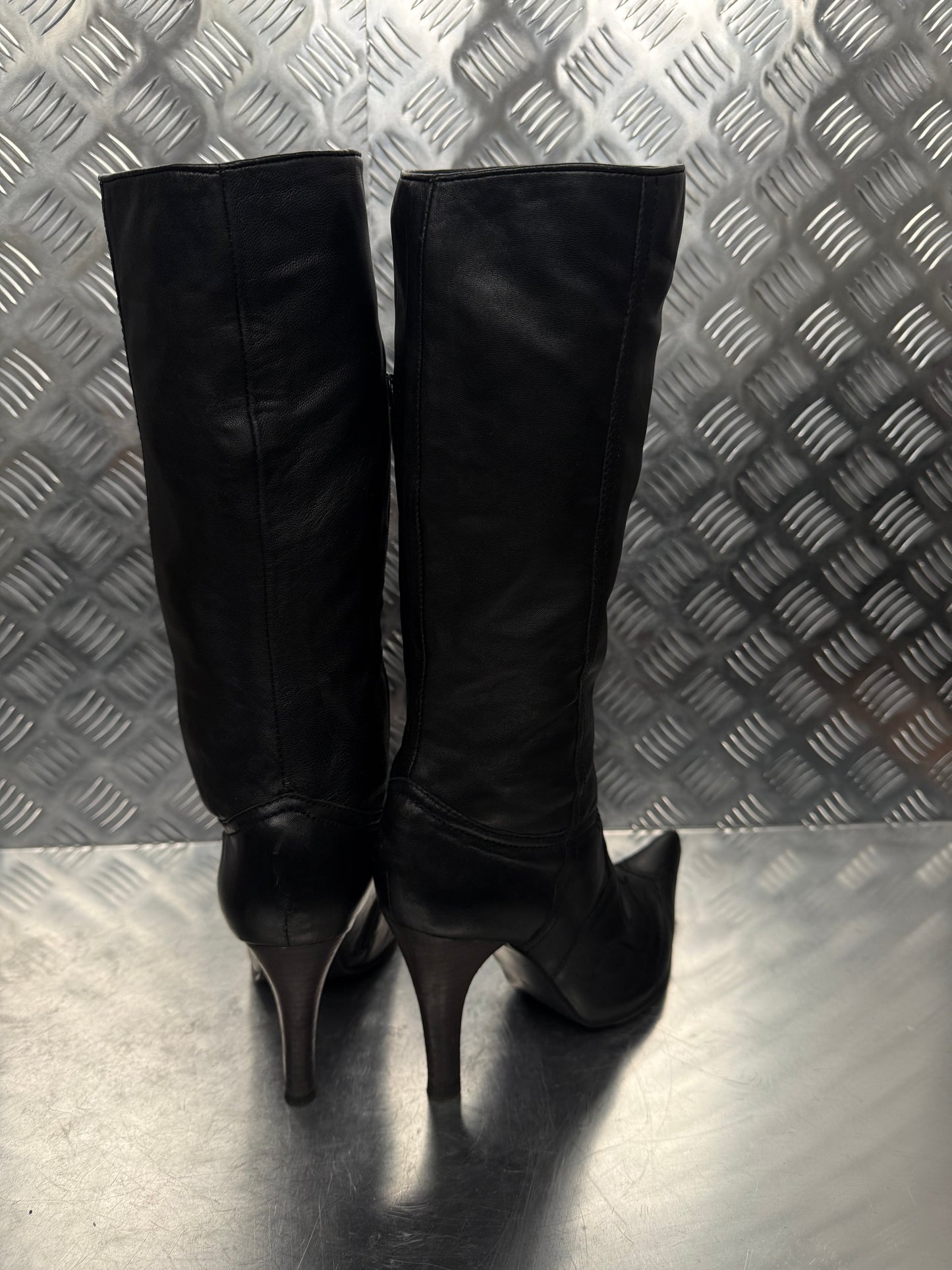 Vintage Black Leather Embroidered Boots TWINKLING GLOBAL